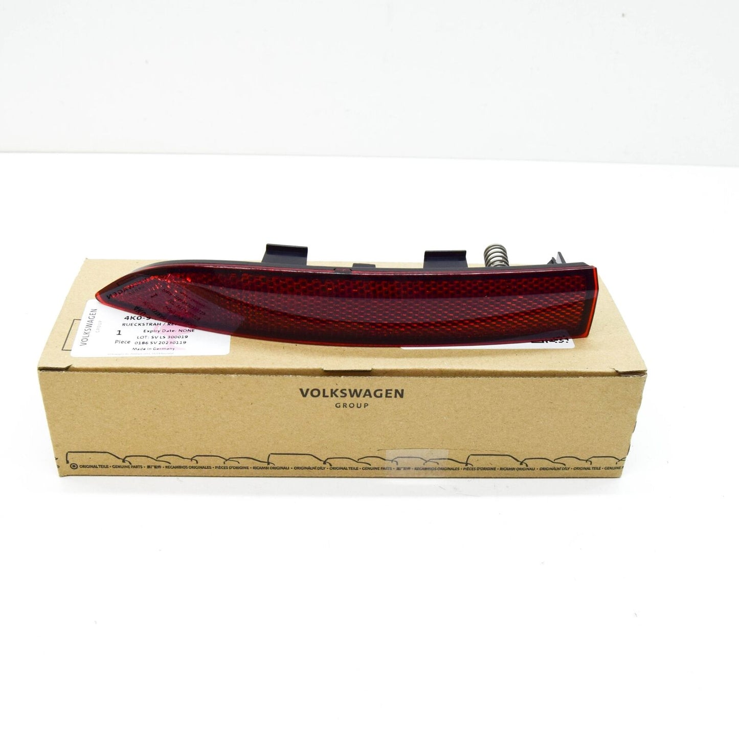 NEW AUDI A6 C8 REAR LEFT BUMPER REFLECTOR 4K0945105G ORIGINAL