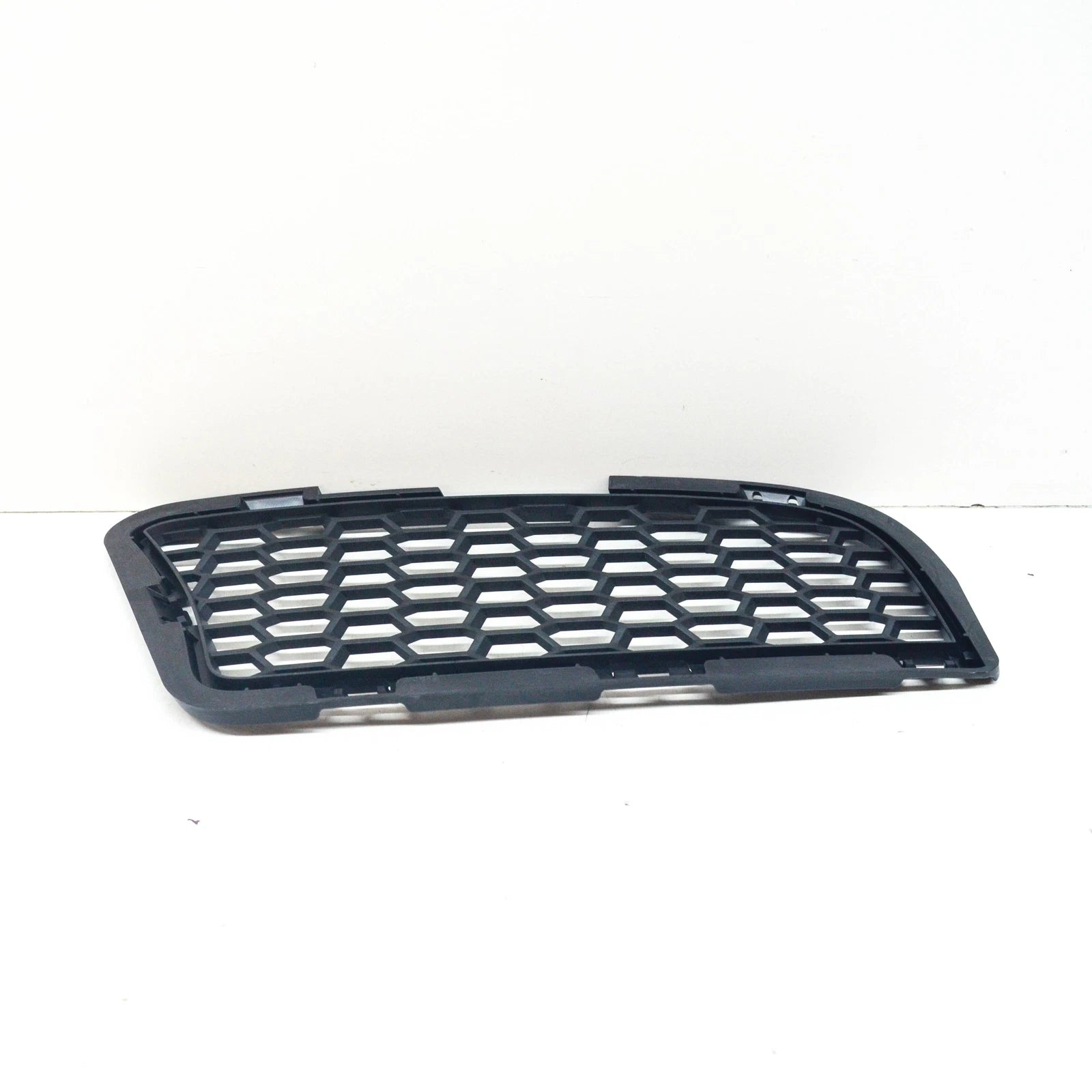 NEW BMW 5 F10 M FRONT LEFT BUMPER GRILLE 51118047393 8047393 ORIGINAL