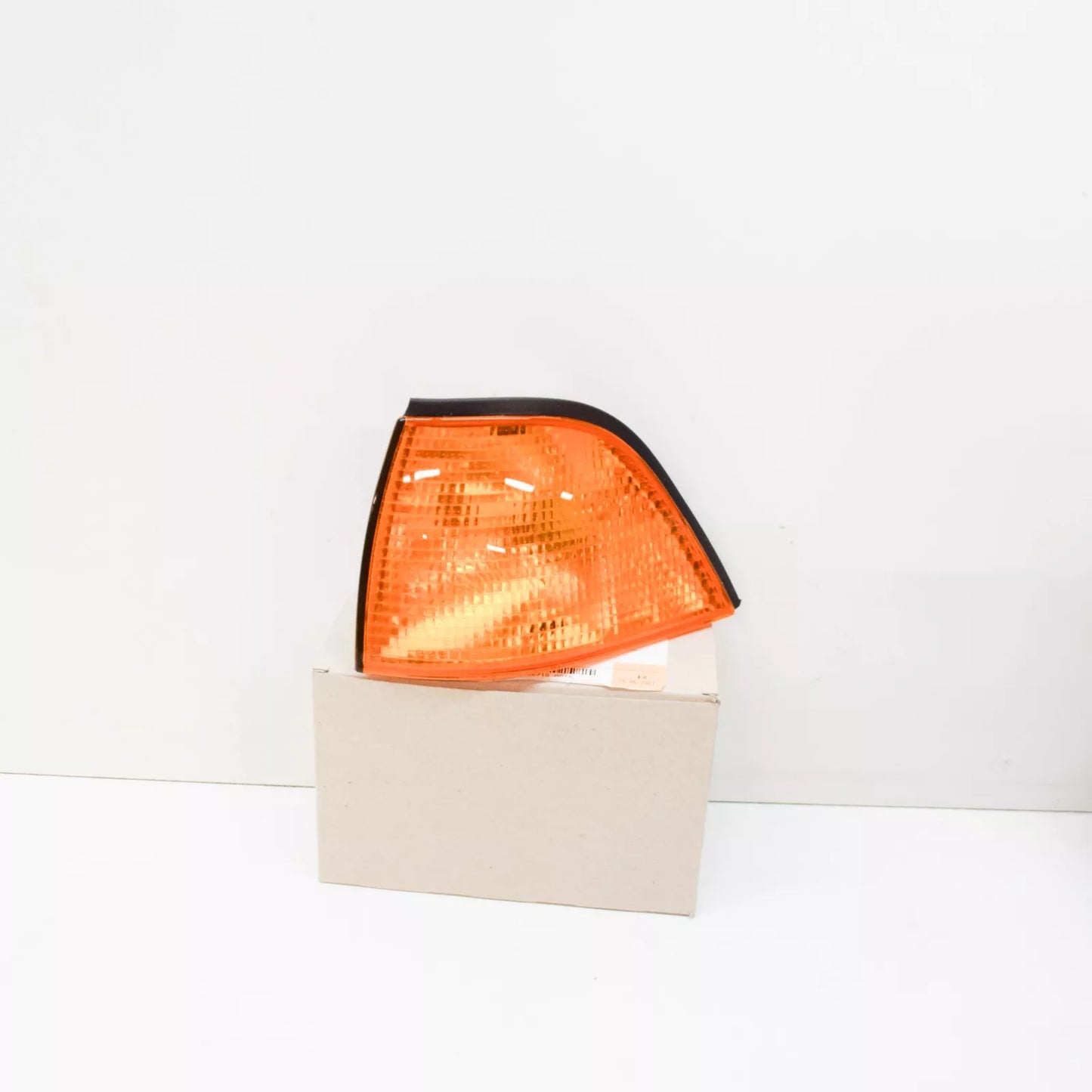 NEW BMW 3 E36 COUPE LEFT TURN INDICATOR LIGHT 63138353281 8353281 ORIGINAL