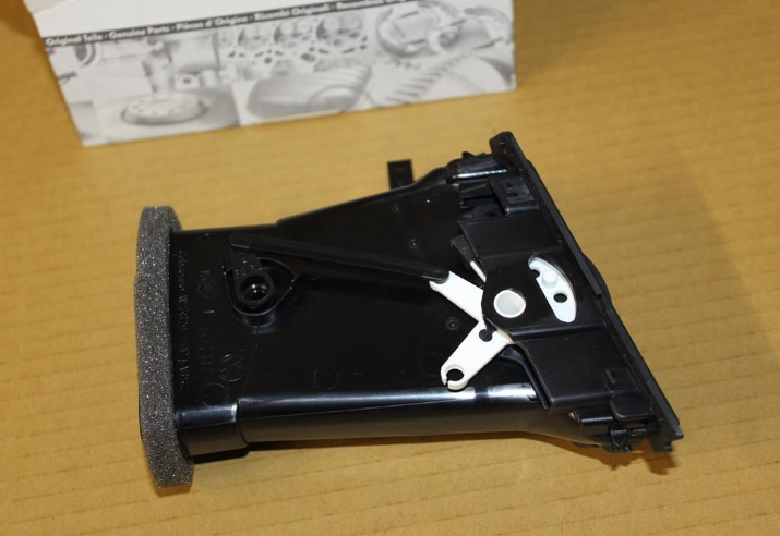 NEW VW TOURAN 5T RIGHT DASHBOARD AIR VENT RHD 5TC819704ICX ORIGINAL