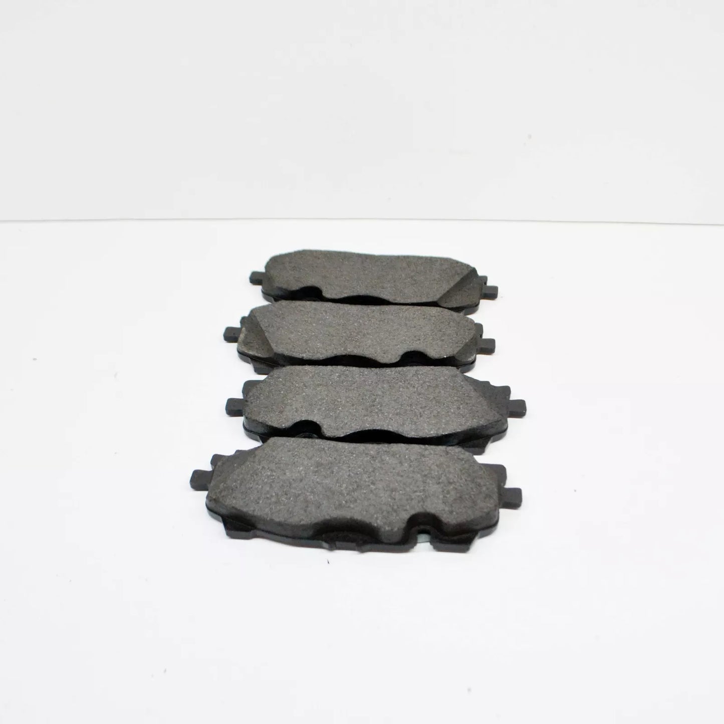 NEW AUDI A4 B9 FRONT WHEEL BRAKE PAD SET 4M0698151BK ORIGINAL