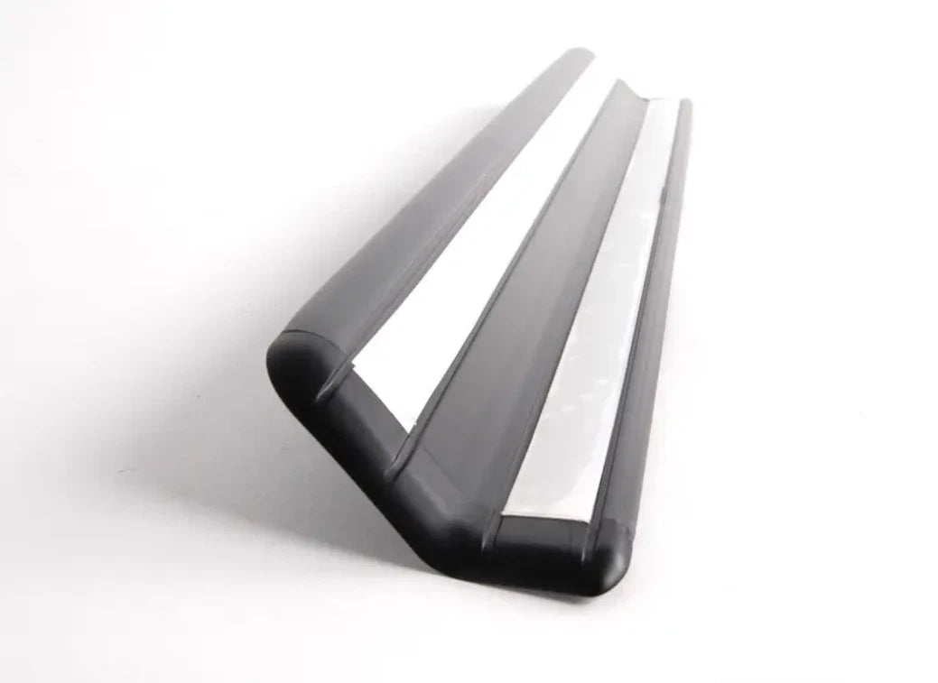 NEW BMW 3 E46 FRONT RIGHT DOOR SILL TRIM 51478219186 8219186 ORIGINAL