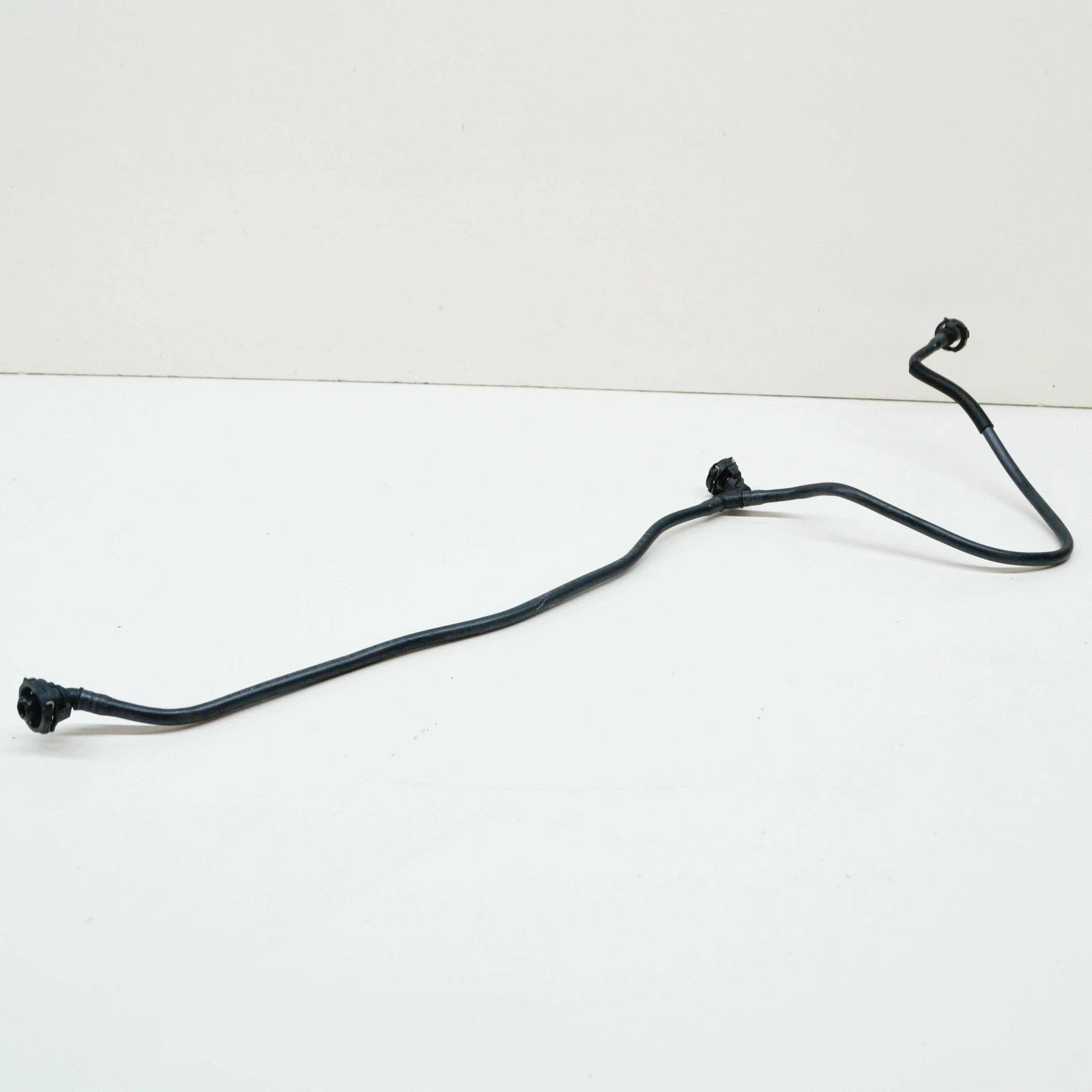 NEW AUDI A6 C8 ENGINE COOLANT OVERFLOW BREATHER HOSE LOWER 4K0121081CS