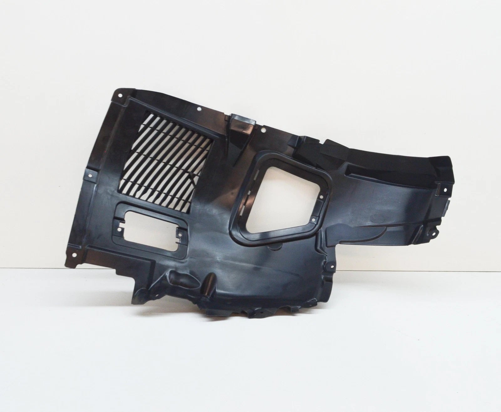 NEW BMW 6 COUPE F13 FRONT LEFT WHEEL ARCH COVER FRONT PART 51717224483 ORIGINAL