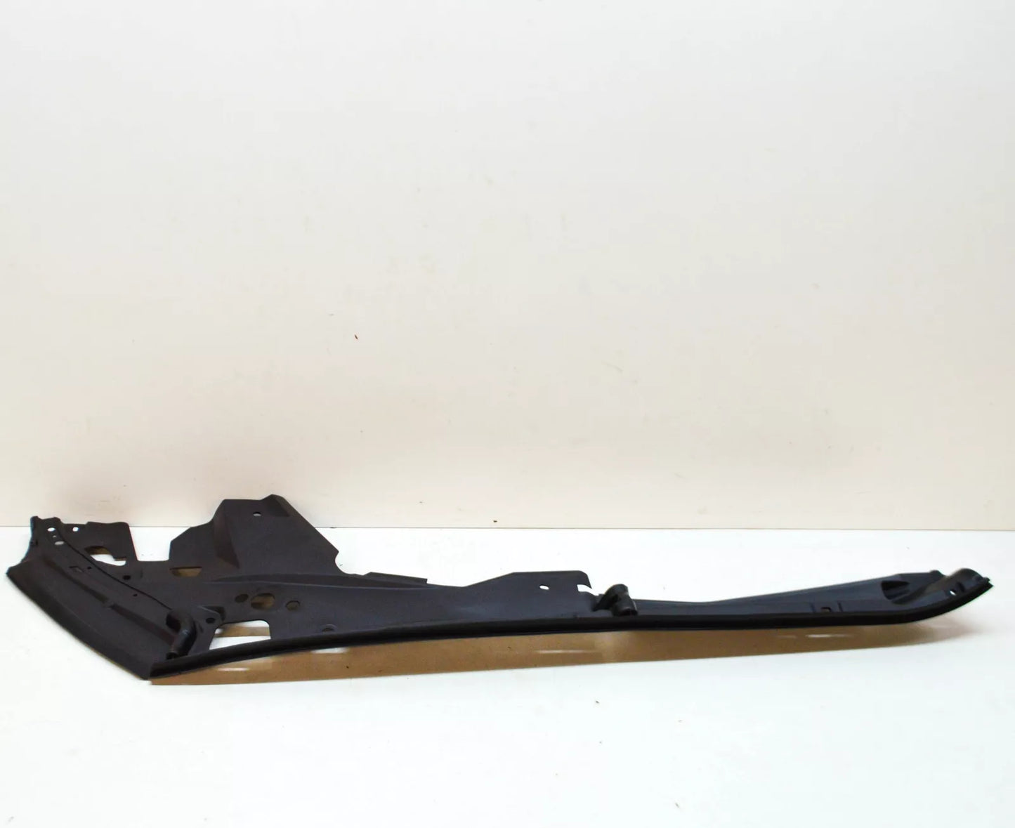 NEW BMW X5 G05 FRONT BONNET HOOD LEFT SIDE SEALING COVER 51767418197 ORIGINAL