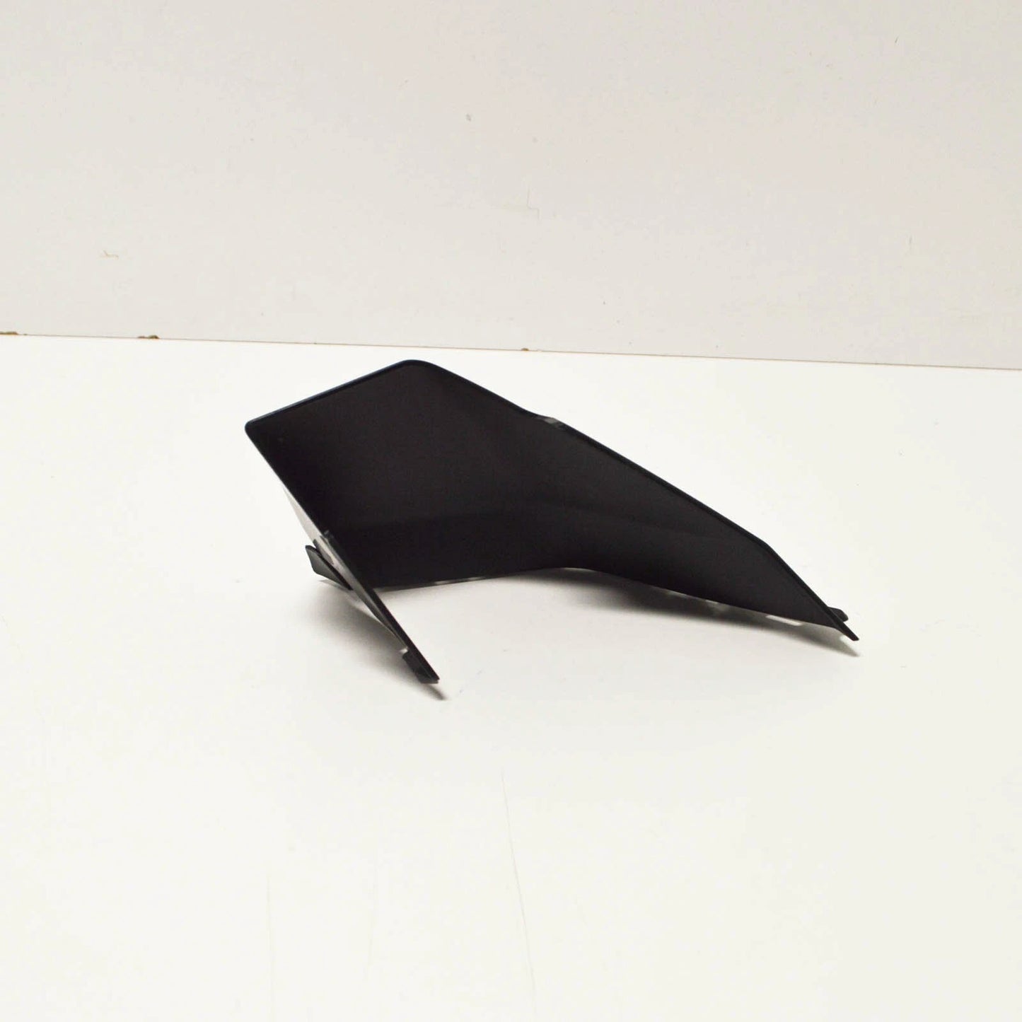 NEW AUDI Q7 4L FRONT RIGHT AIR GUIDE 4L0807152C01C