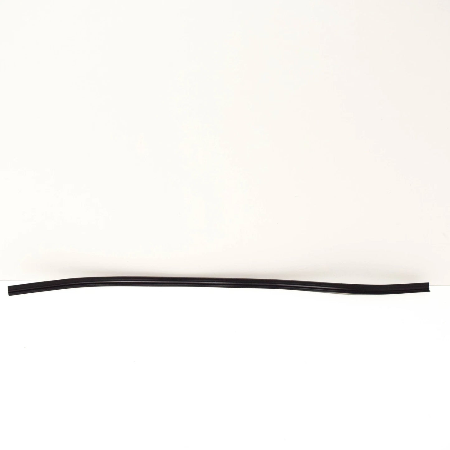 NEW BMW 1502 OUTER WINDOW DOOR WEATHERSTRIP 51211847798 ORIGINAL