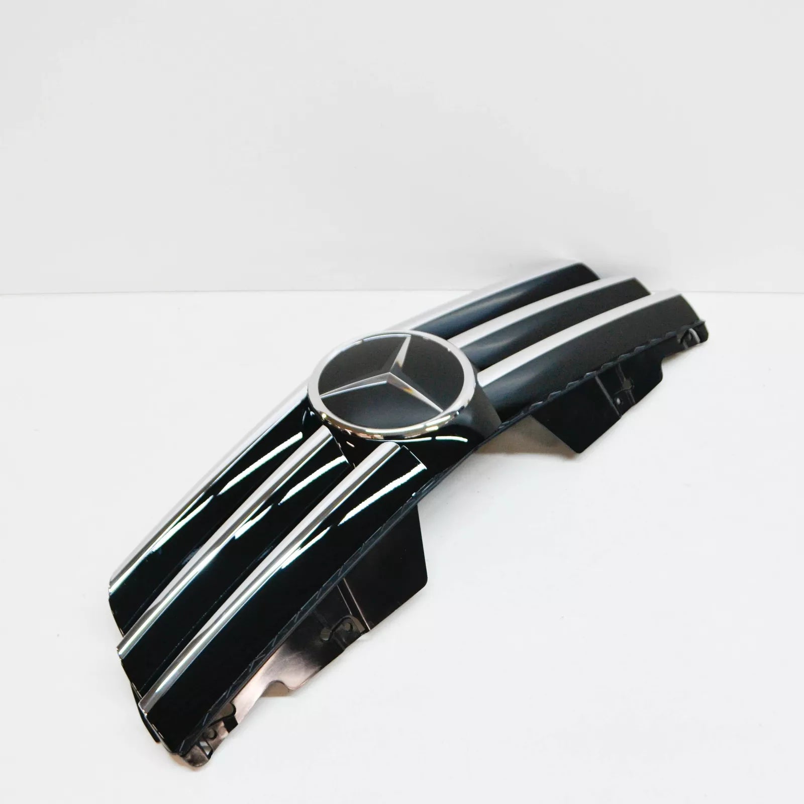 NEW MERCEDES-BENZ SL R230 RADIATOR GRILLE A2308801583 ORIGINAL