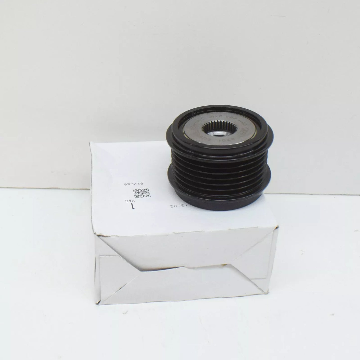 NEW AUDI A4 B8 ALTERNATOR DECOUPLING BELT PULLEY 06H903119B ORIGINAL