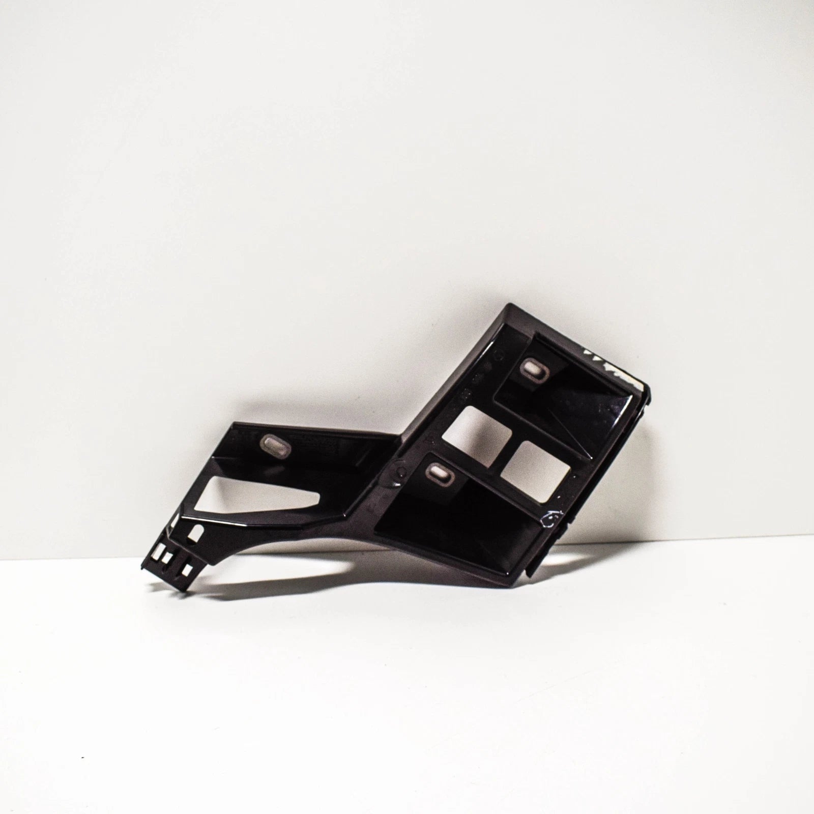 NEW MERCEDES BENZ ML W166 LEFT REAR BUMPER MOUNTING BRACKET A1668803303 ORIGINAL