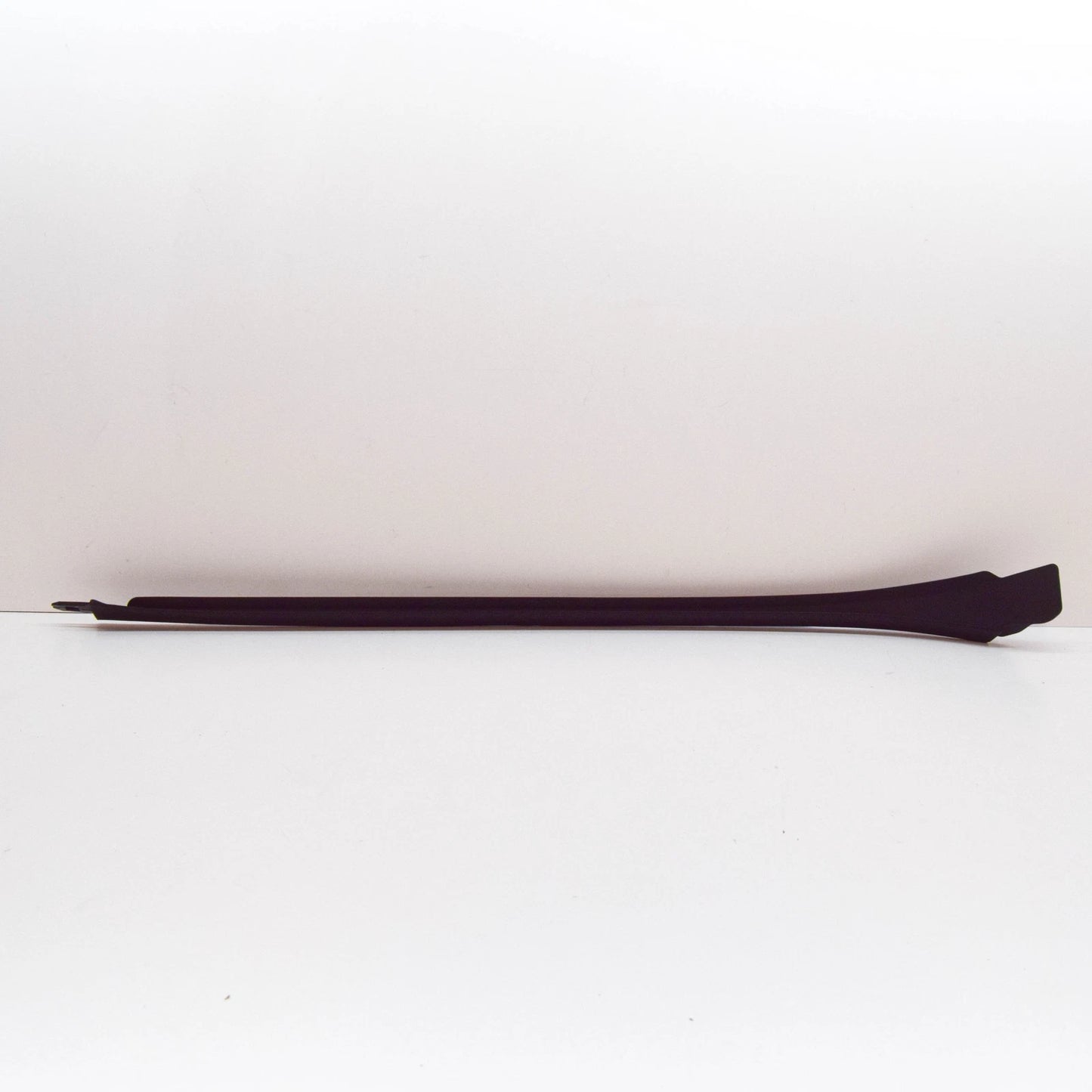 NEW MERCEDES-BENZ CLA C118 RIGHT WINDSHIELD WATER DEFLECTOR A1186905000 ORIGINAL