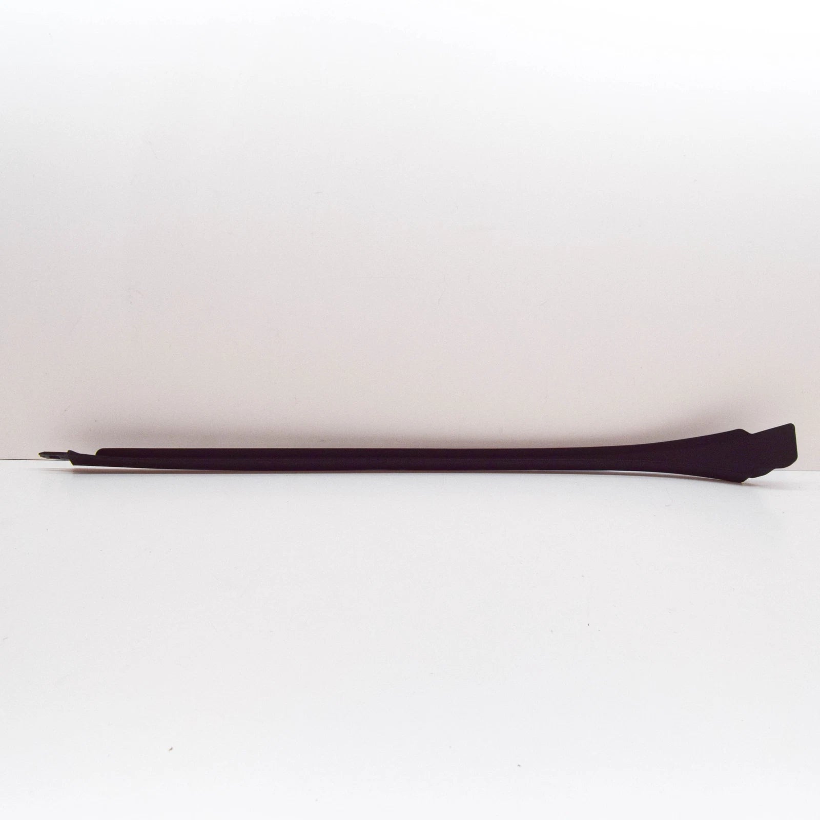 NEW MERCEDES-BENZ CLA C118 RIGHT WINDSHIELD WATER DEFLECTOR A1186905000 ORIGINAL