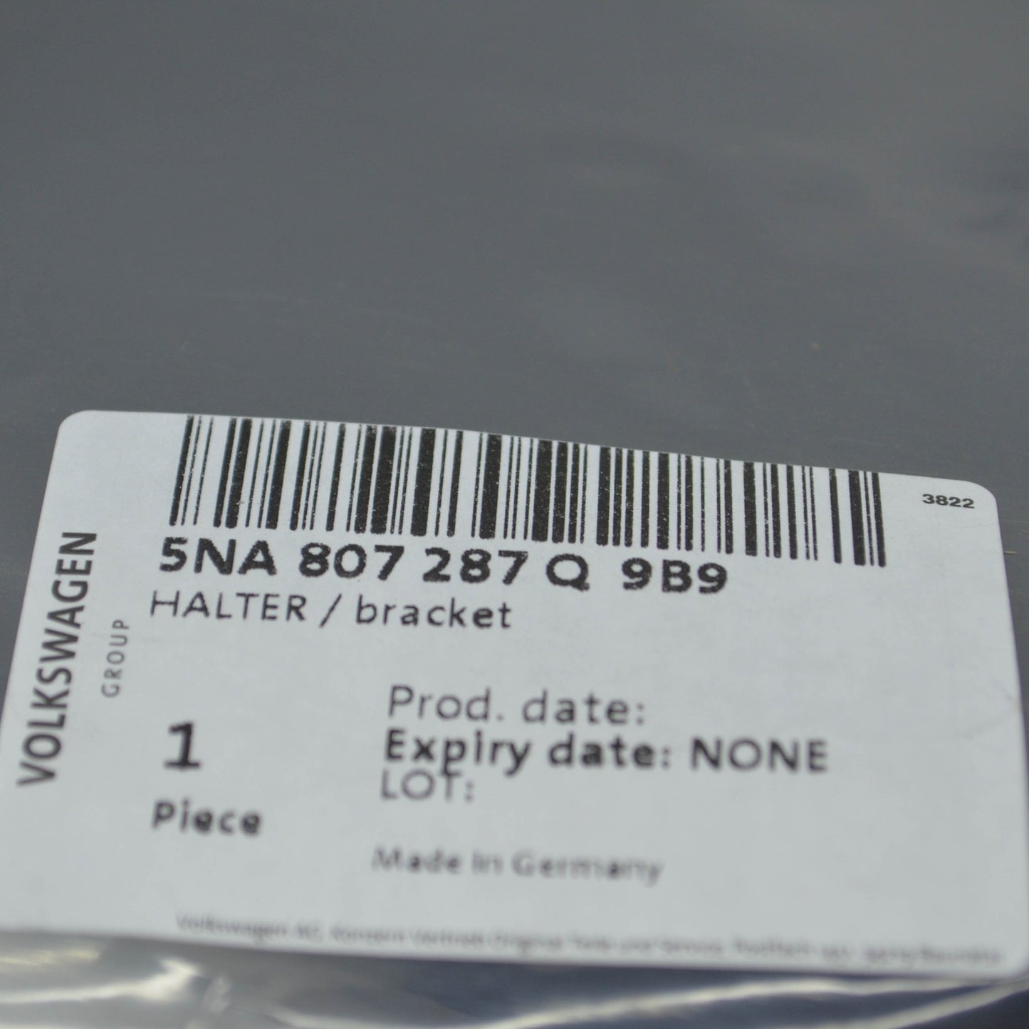 NEW VW TIGUAN AD FRONT BUMPER LICENSE PLATE BRACKET 5NA807287Q9B9 ORIGINAL