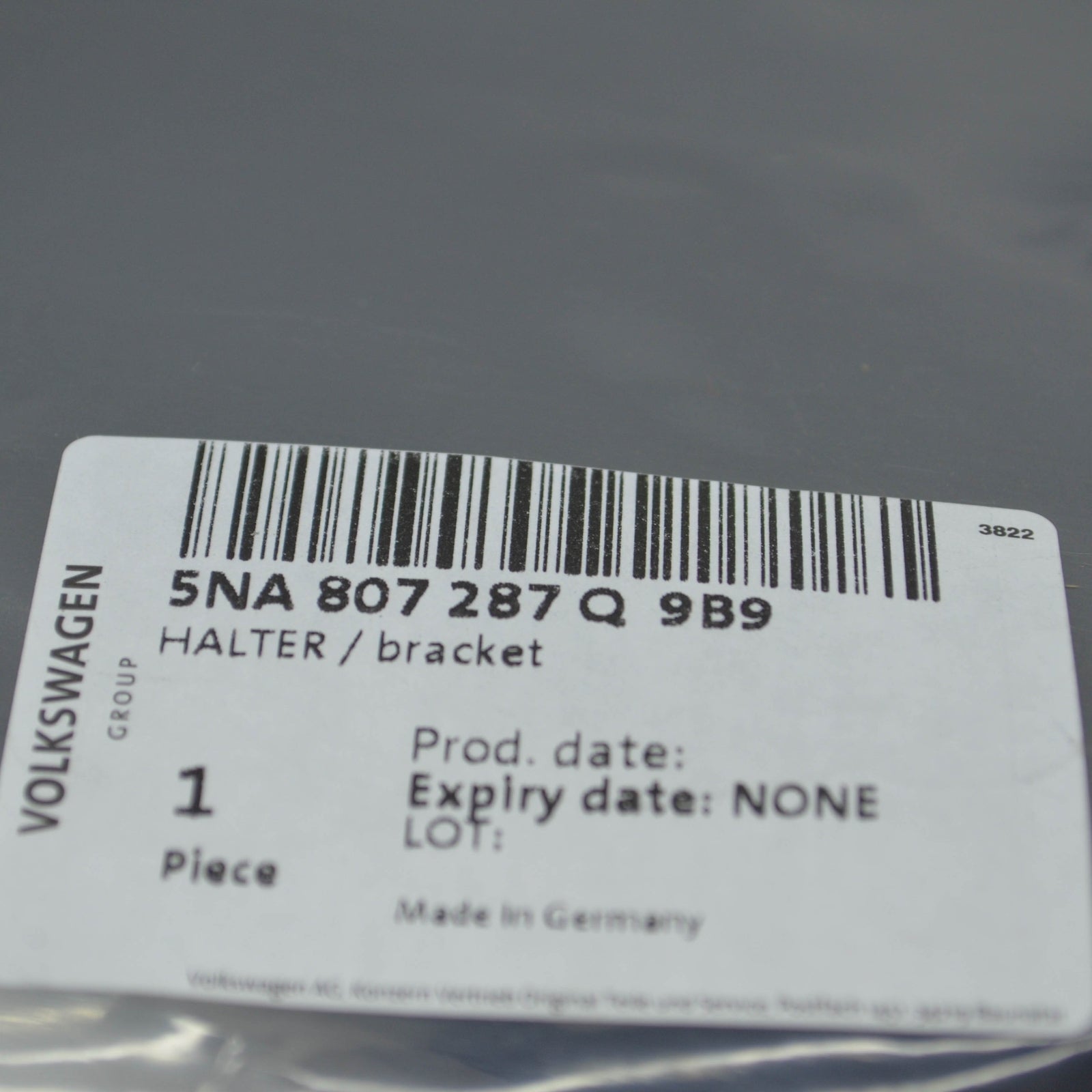 NEW VW TIGUAN AD FRONT BUMPER LICENSE PLATE BRACKET 5NA807287Q9B9 ORIGINAL