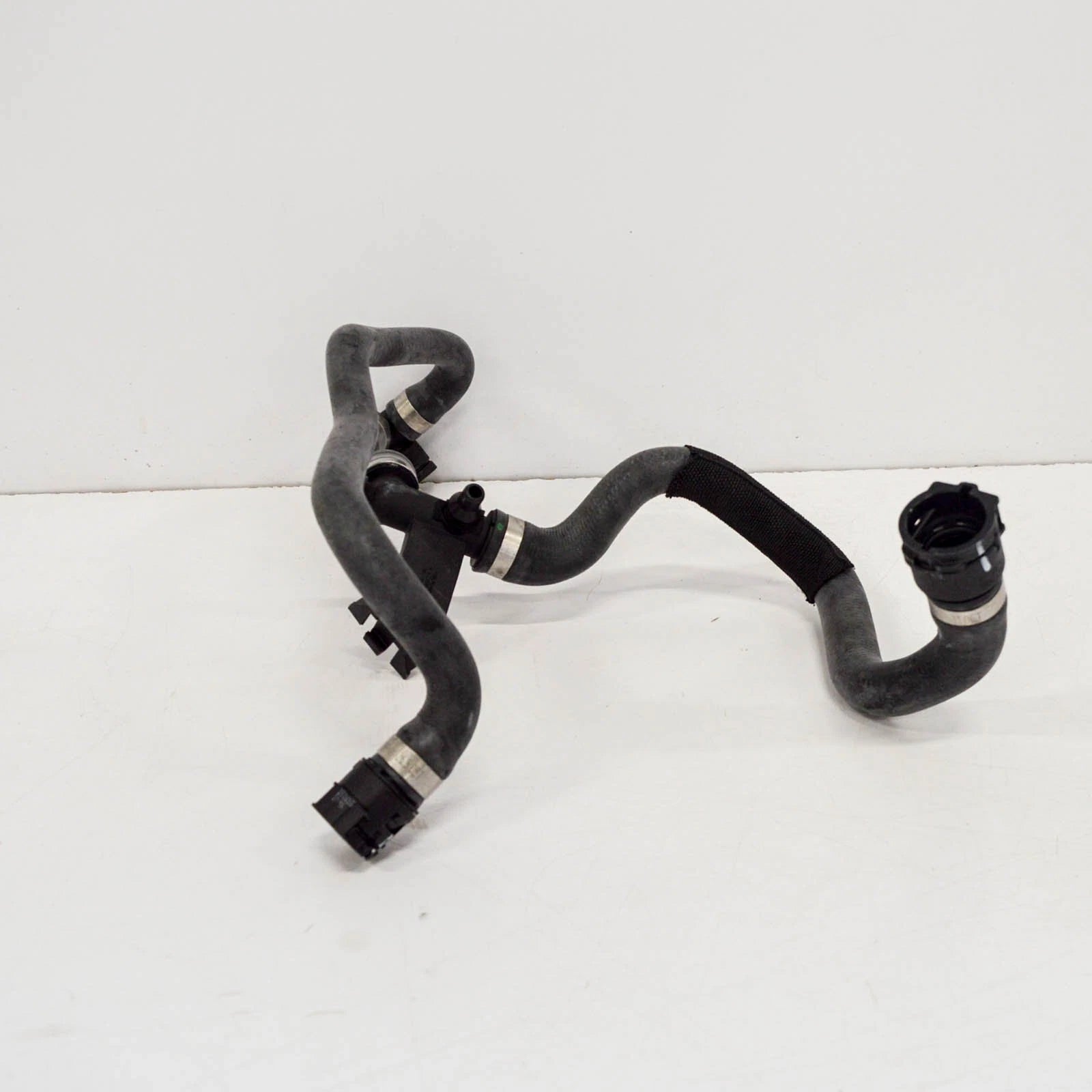 NEW BMW 7 G11 RADIATOR SUPPLY COOLING PIPE HOSE 17128602678 ORIGINAL