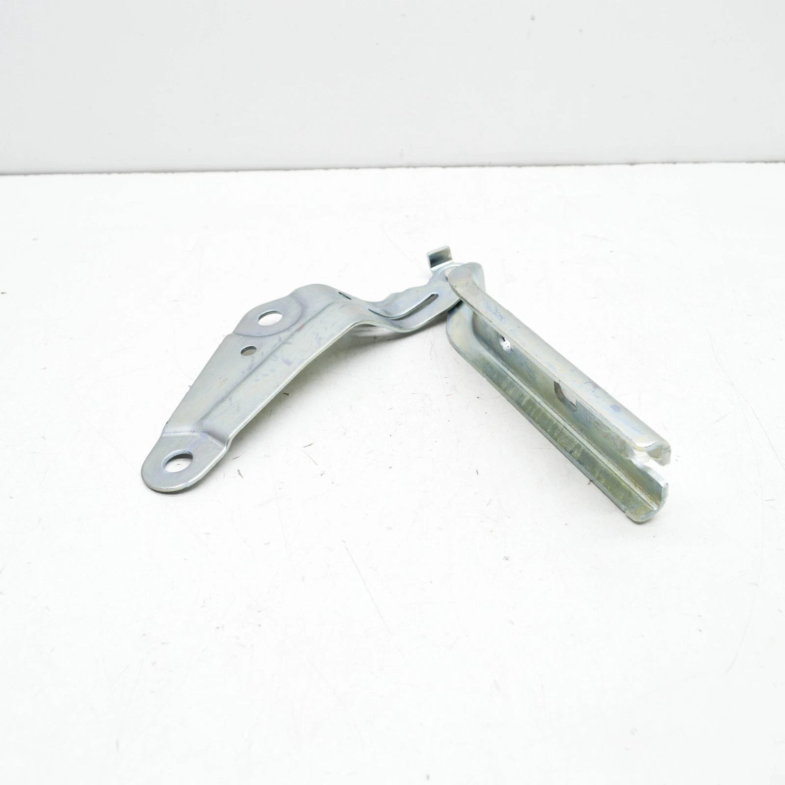 NEW VOLKSWAGEN T-ROC A11 FRONT LEFT BONNET HOOD HINGE 2GA823301B