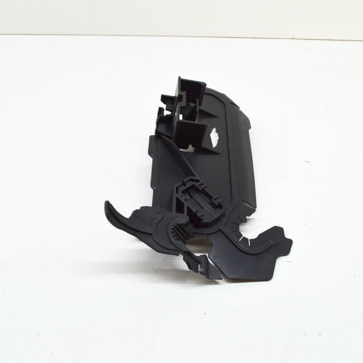 NEW MERCEDES-BENZ S W222 LEFT RADIATOR AIR DUCT GUIDE HOLDER A2225050040