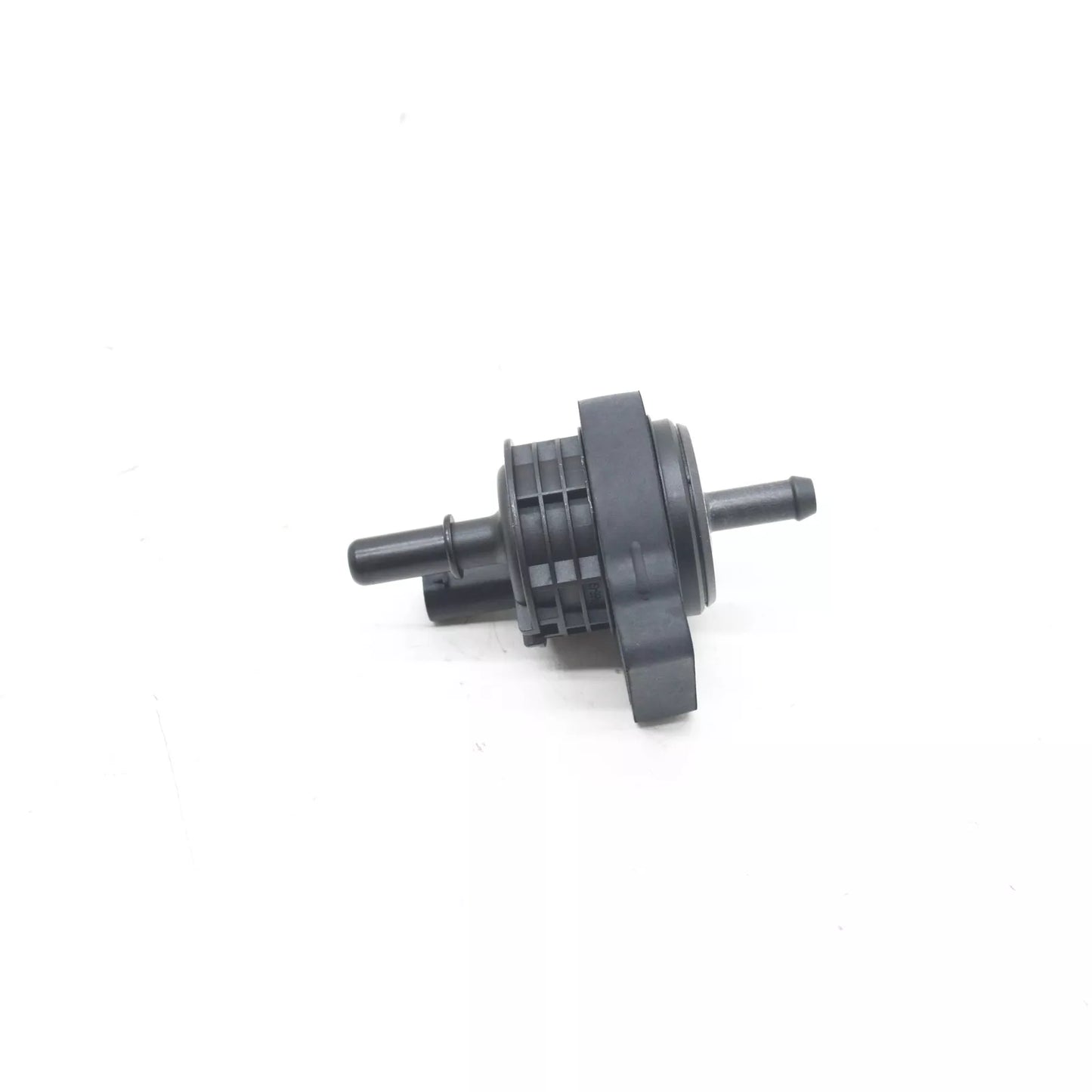 NEW MB CLA COUPE C118 VAPOR CANISTER PURGE VALVE A000470370064 ORIGINAL