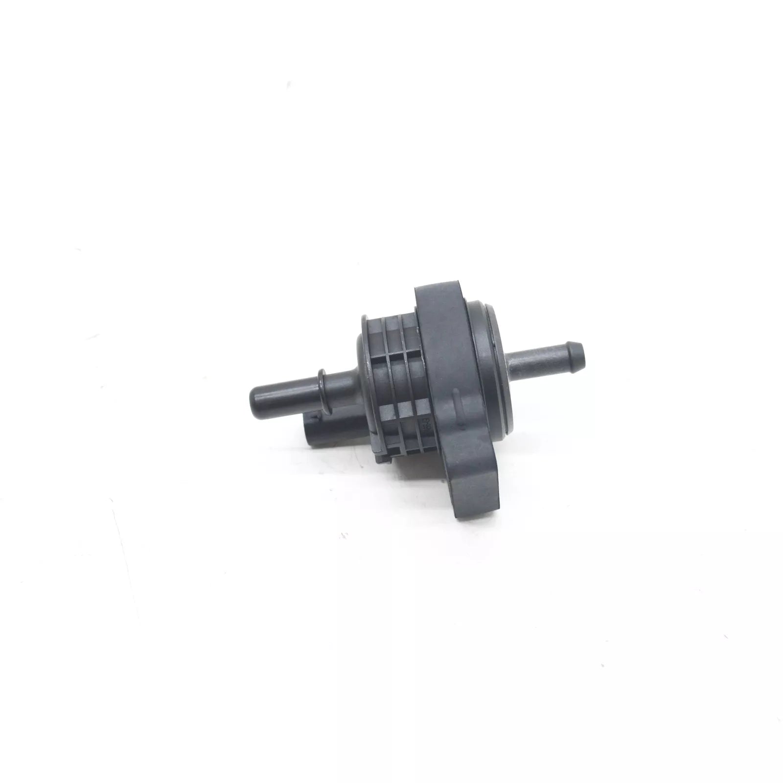 NEW MB CLA COUPE C118 VAPOR CANISTER PURGE VALVE A000470370064 ORIGINAL