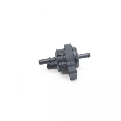 NEW MB CLA COUPE C118 VAPOR CANISTER PURGE VALVE A000470370064 ORIGINAL