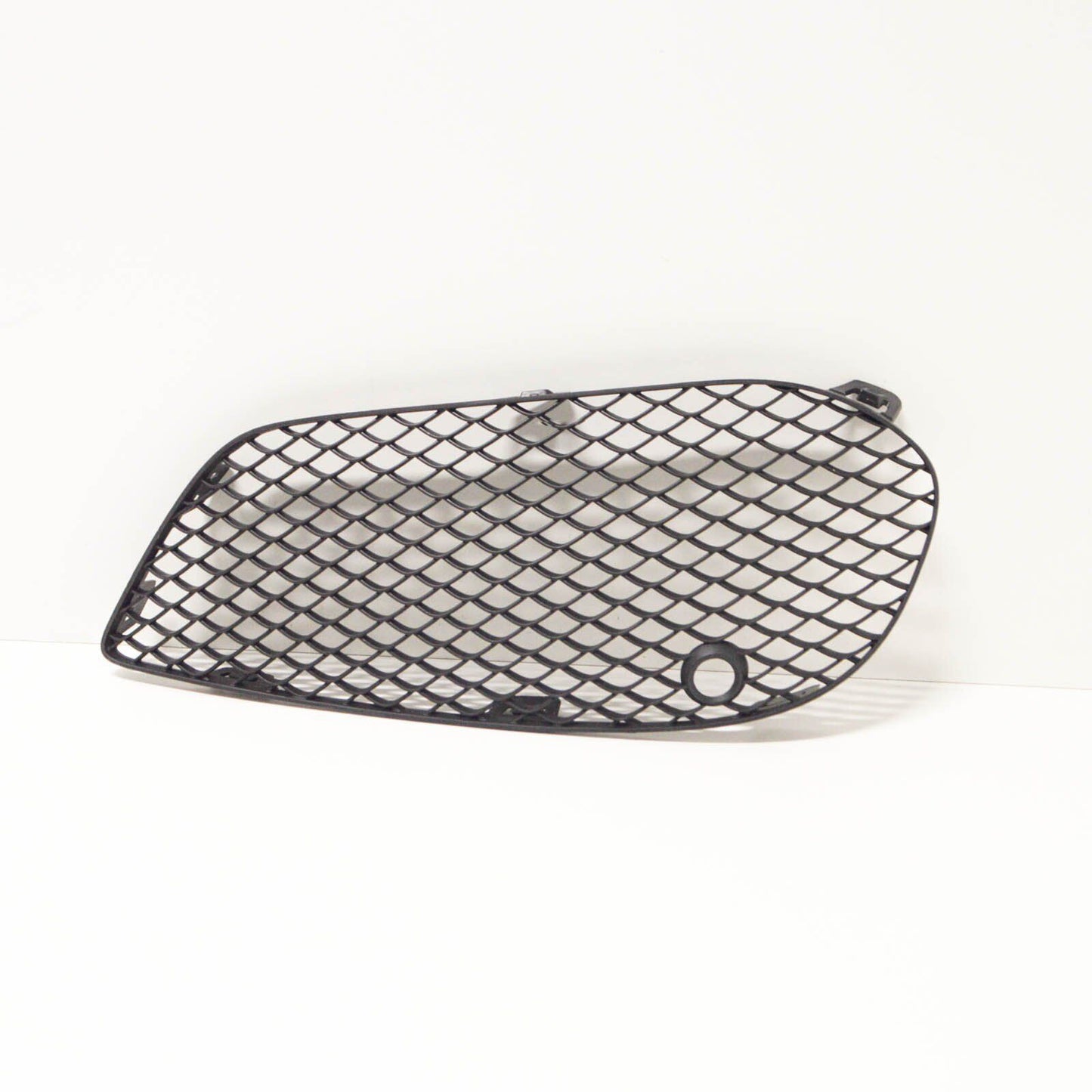 NEW MERCEDES-BENZ C-CLASS W205 FRONT BUMPER RIGHT GRILL A2058852623 2016