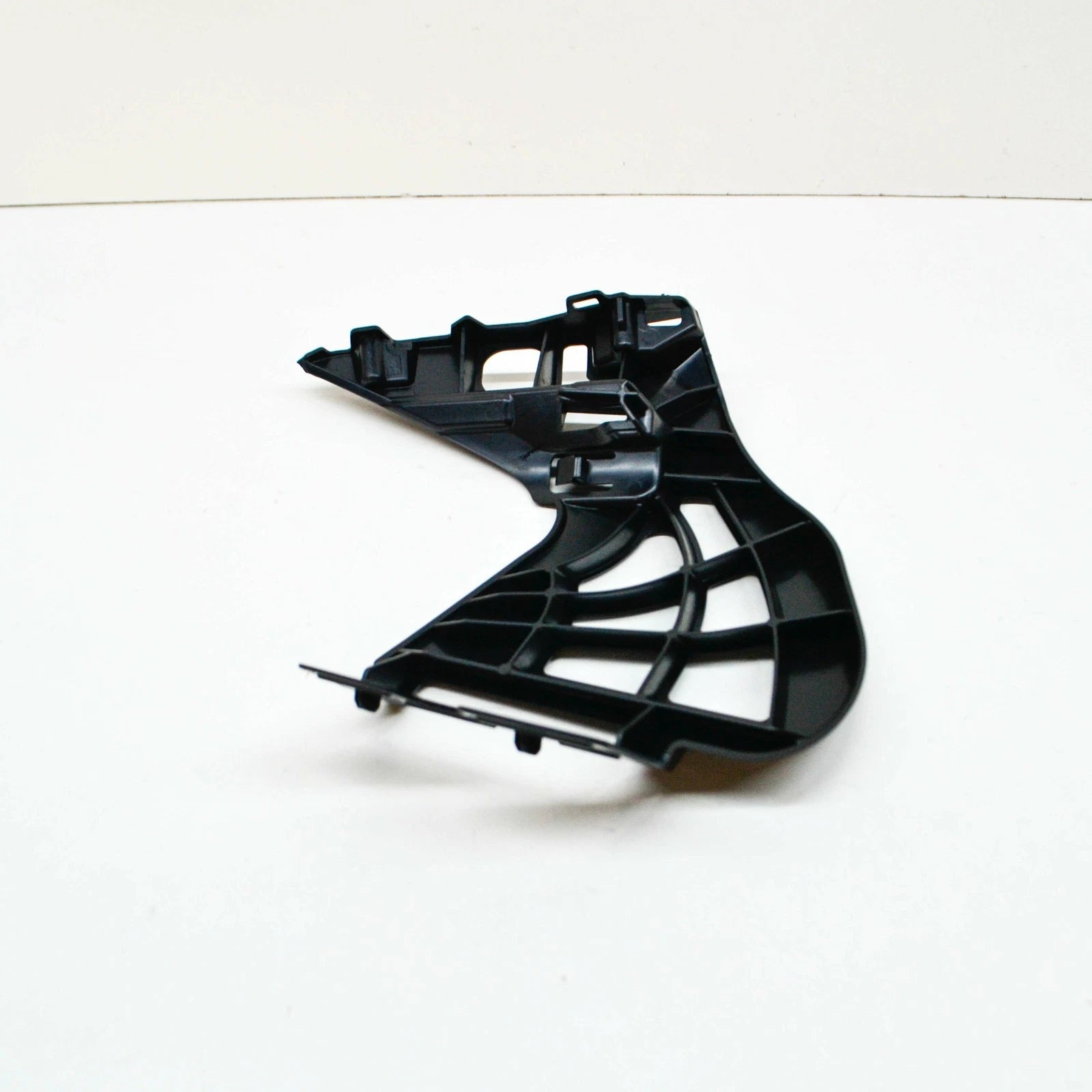 NEW BMW 5 G30 FRONT LEFT FOG LIGHT SUPPORT 7385345 51117385345 ORIGINAL