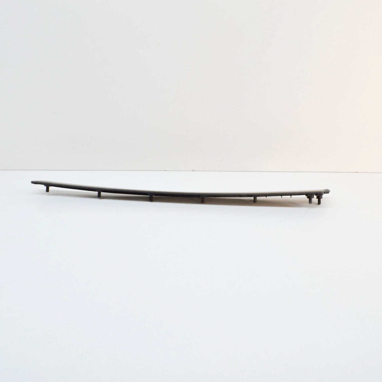 NEW MERCEDES-BENZ E COUPE C207 FRONT RIGHT DOOR MOULDING A2077206822 ORIGINAL