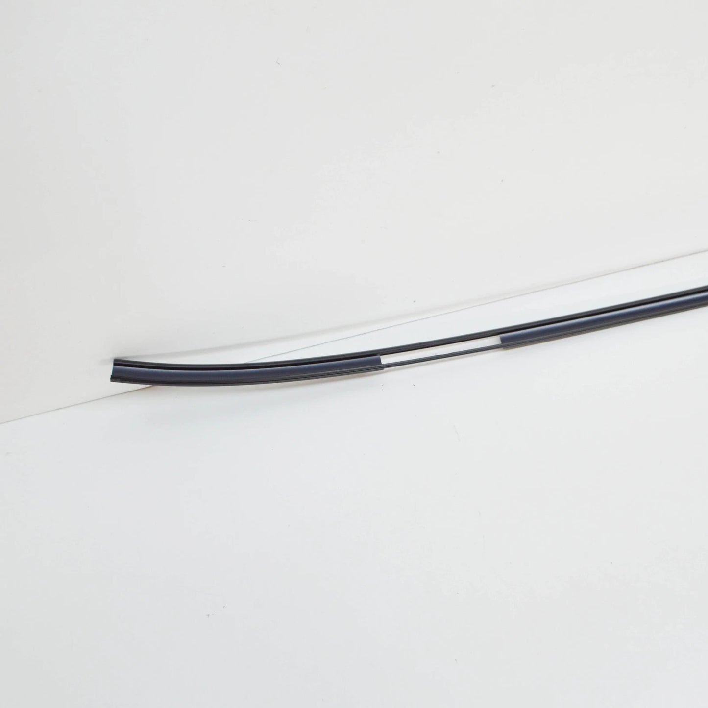 NEW BMW 5 E39 LEFT ROOF MOULDING 51138195561 8195561 ORIGINAL