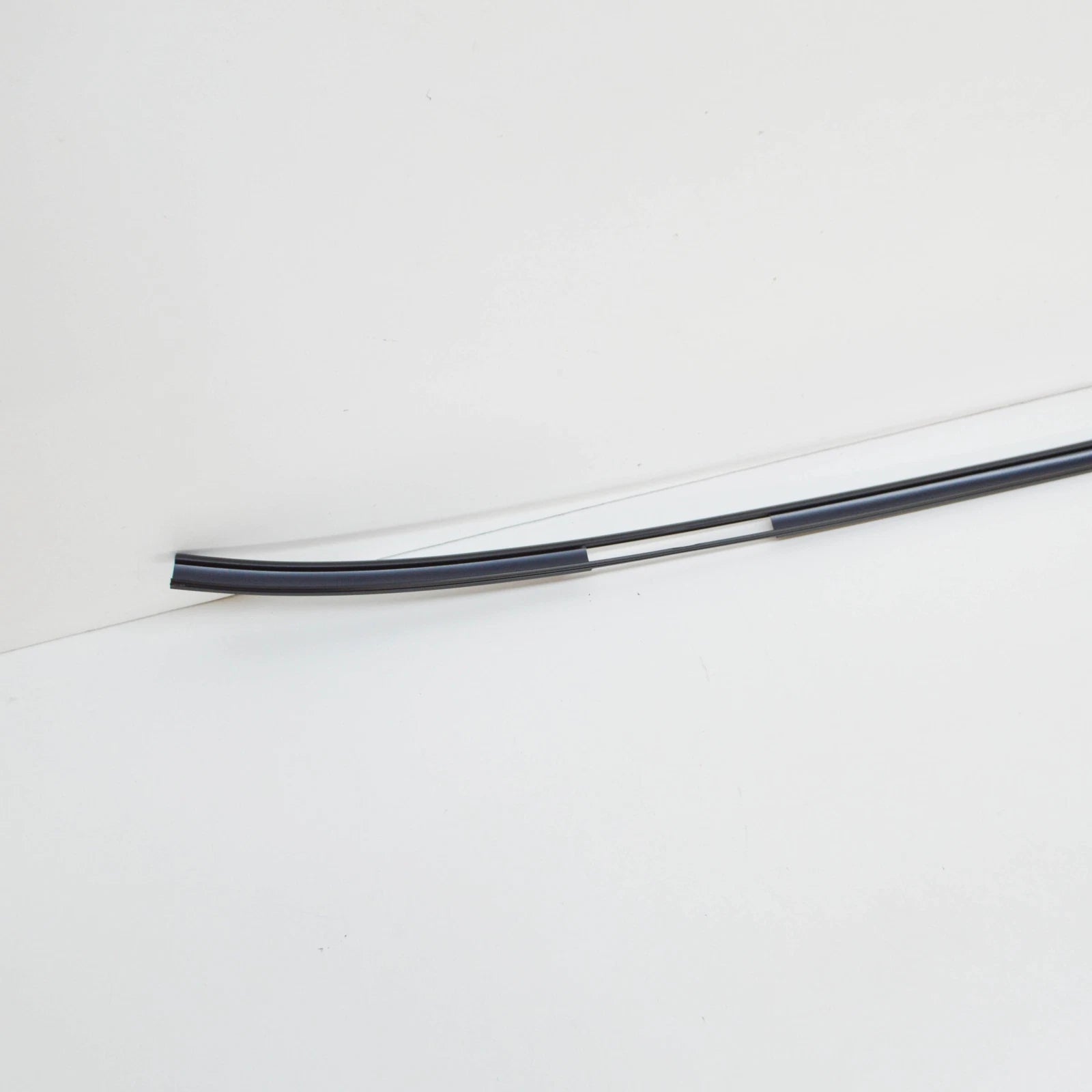 NEW BMW 5 E39 LEFT ROOF MOULDING 51138195561 8195561 ORIGINAL