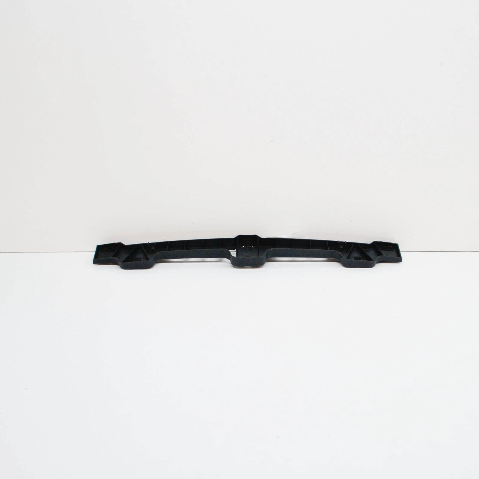 NEW AUDI R8 42 REAR BUMPER CENTER MOUNTING BRACKET 420807215 2015