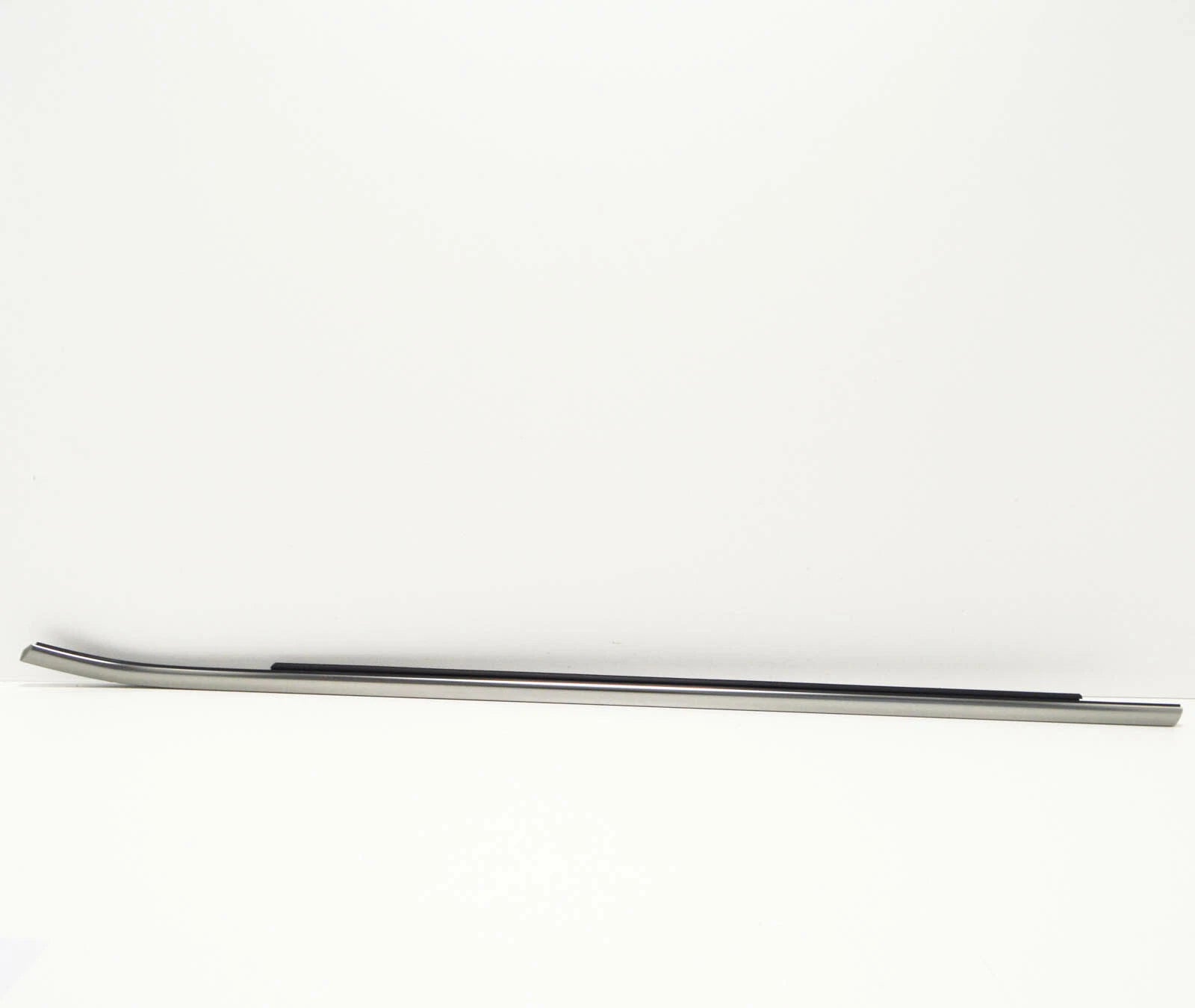 NEW BMW X6 F16 FRONT LEFT DOOR EXTERIOR CHANNEL COVER 51337377899 ORIGINAL