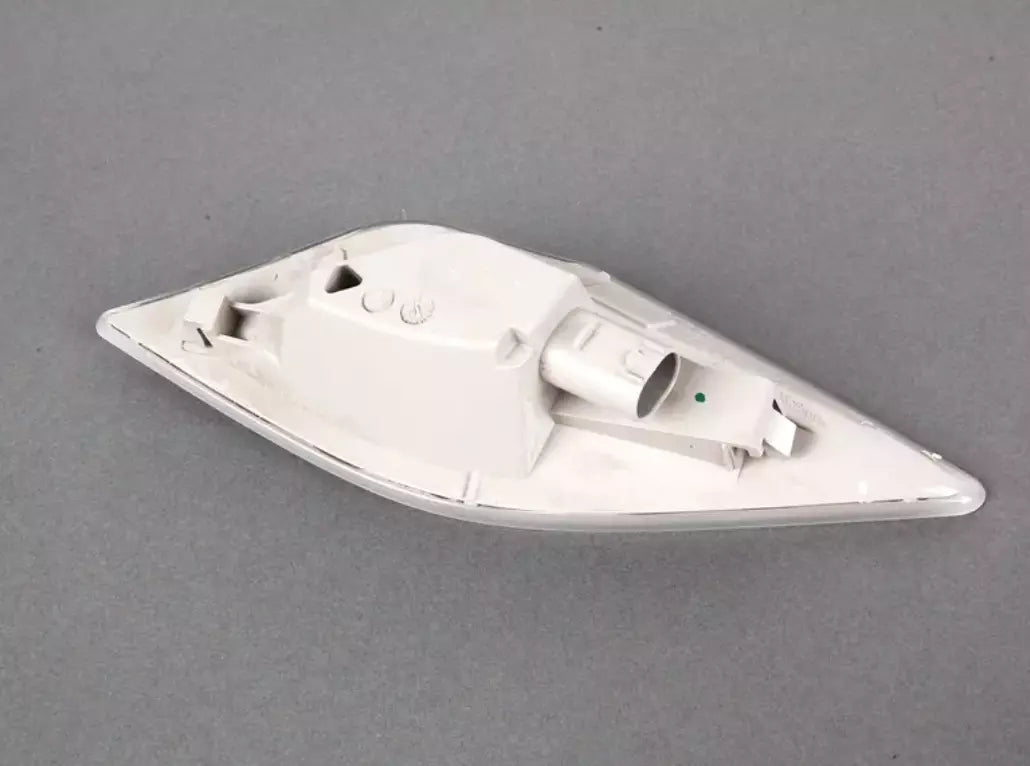 NEW BMW Z4 E89 LEFT ADDITIONAL TURN INDICATOR LAMP 63137191759 7191759 ORIGINAL