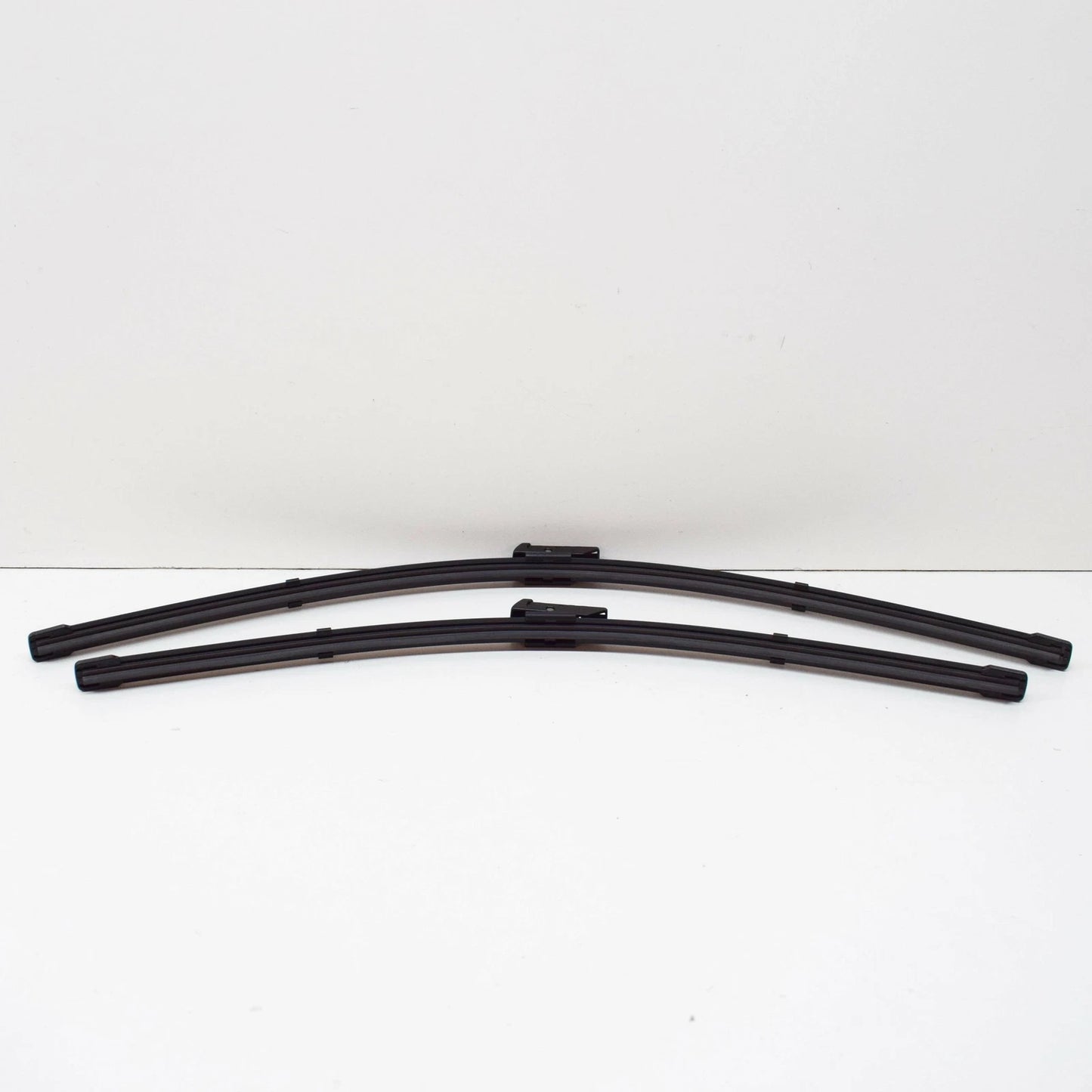 NEW AUDI A4 B9 FRONT AERODYNAMIC WIPER BLADE SET LHD 8W1998002