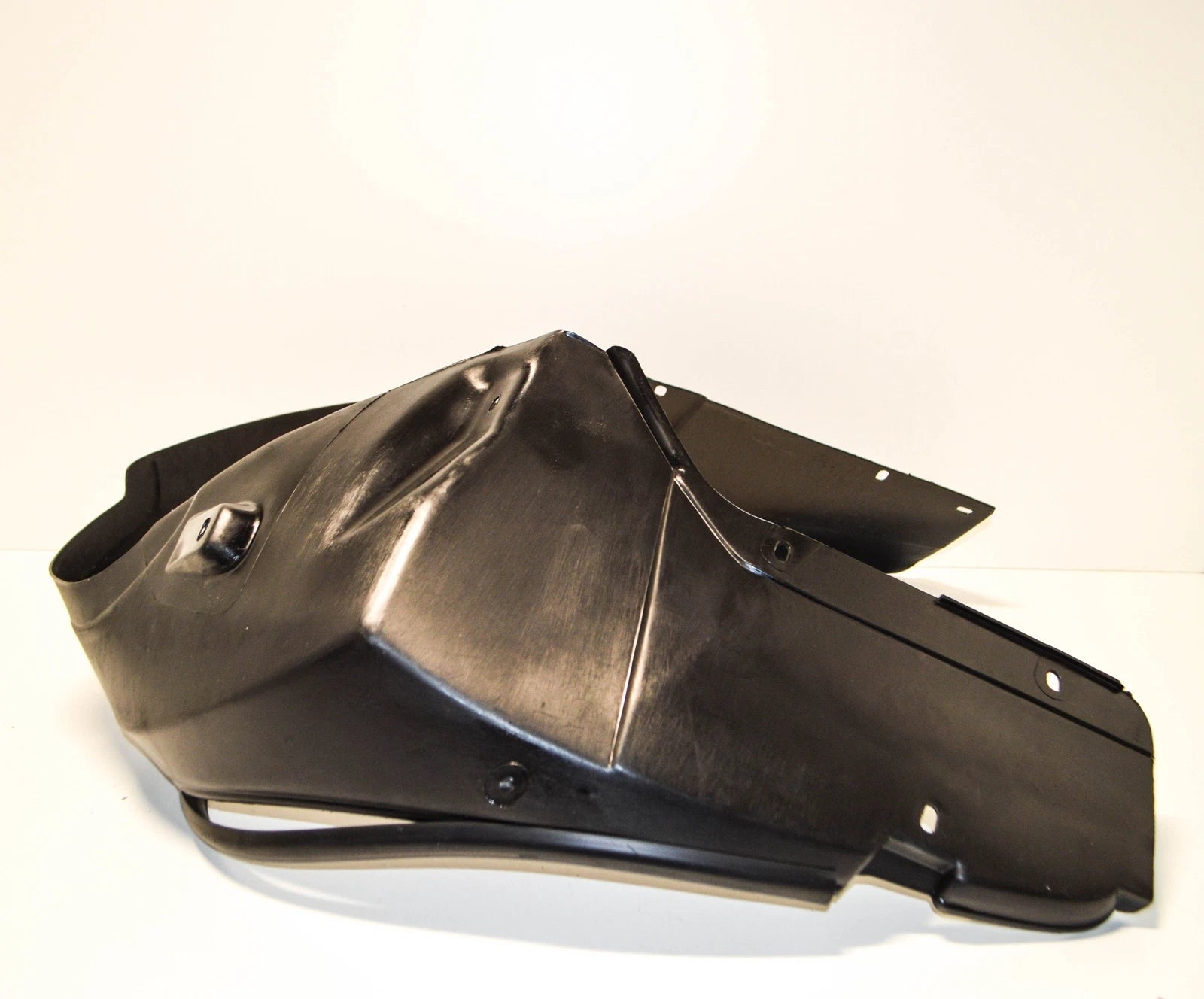 NEW BMW 8 E31 FRONT LEFT FENDER LINER COVERING 51711970265 1970265 ORIGINAL