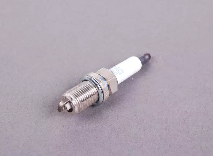 NEW VOLKSWAGEN EOS SPARK PLUG 'LONGLIFE' 06H905621A ORIGINAL