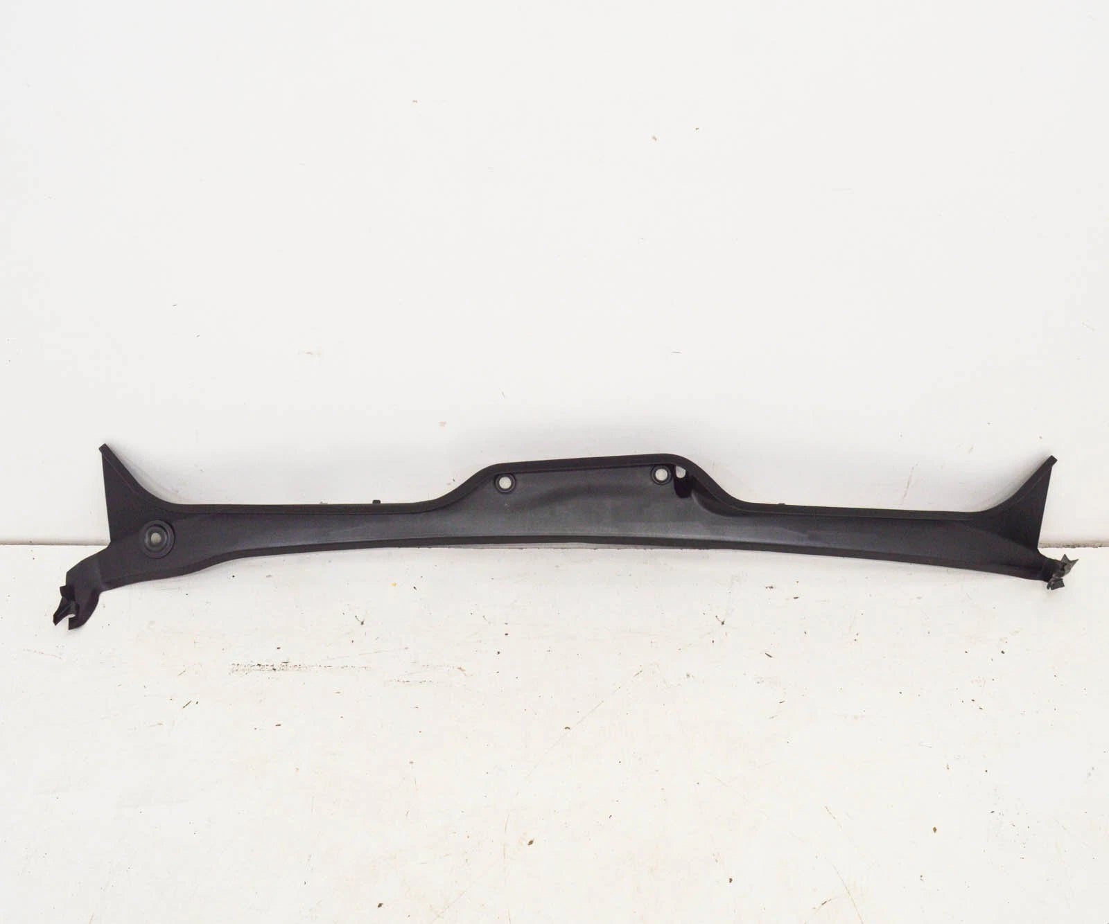 NEW BMW 7 E65 FRONT BUMPER WINDSCREEN COWL COVER 51717065284 ORIGINAL