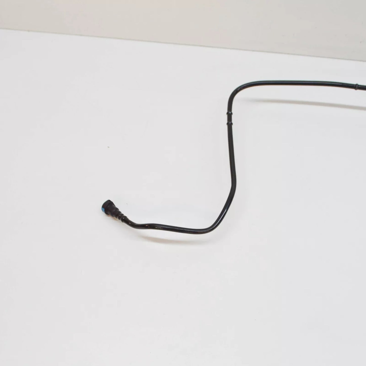 NEW BMW 3 E90 REAR FUEL FEED LINE 16126765745 6765745 ORIGINAL