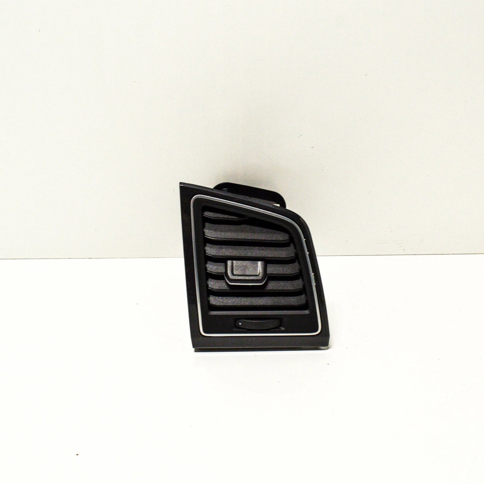 NEW VW TRANSPORTER VI FRONT DASH RIGHT AIR VENT DUCT 7E5819204JJDY LHD