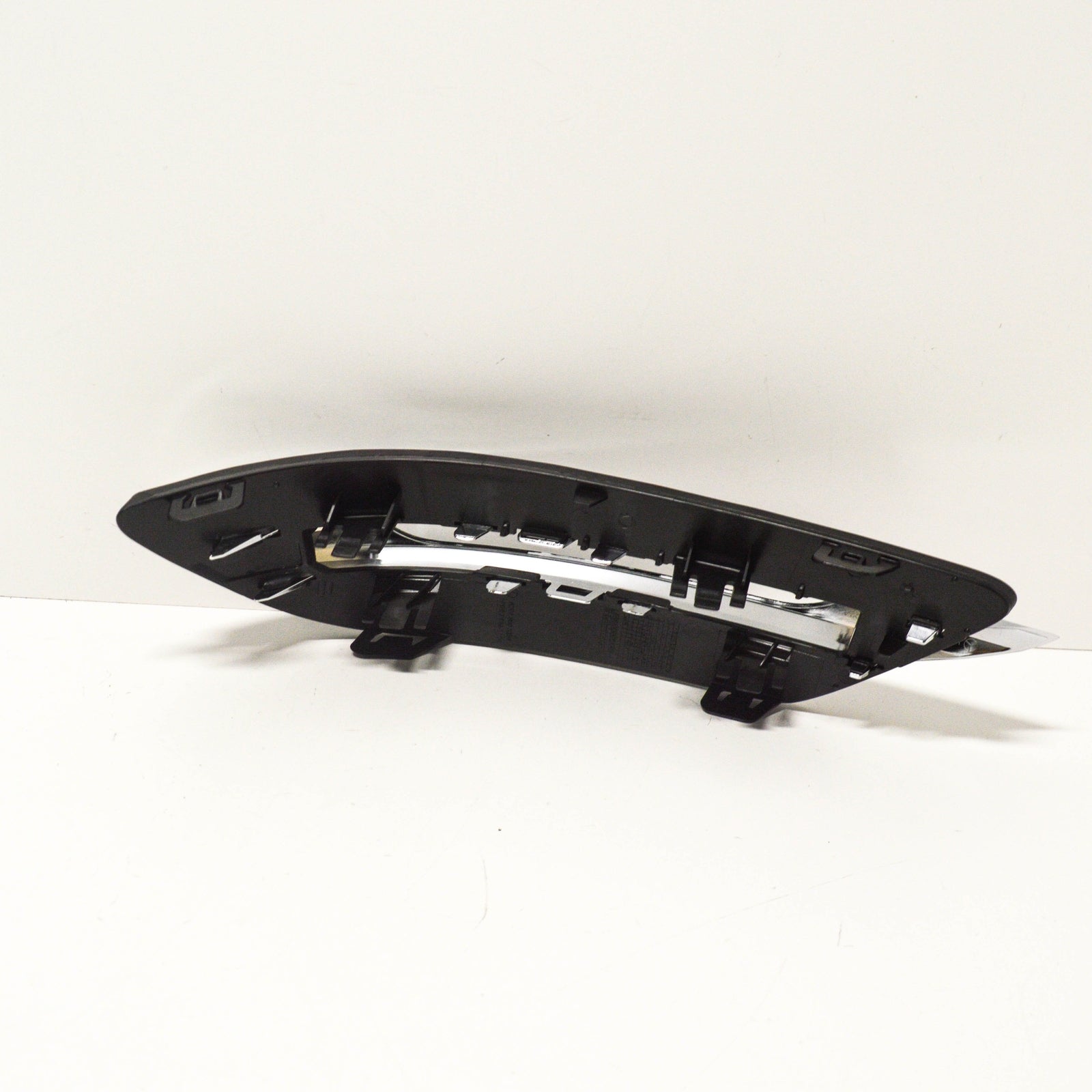 NEW MERCEDES-BENZ C W204 FRONT RIGHT GRILL A2048803324 2014 3141913 ORIGINAL