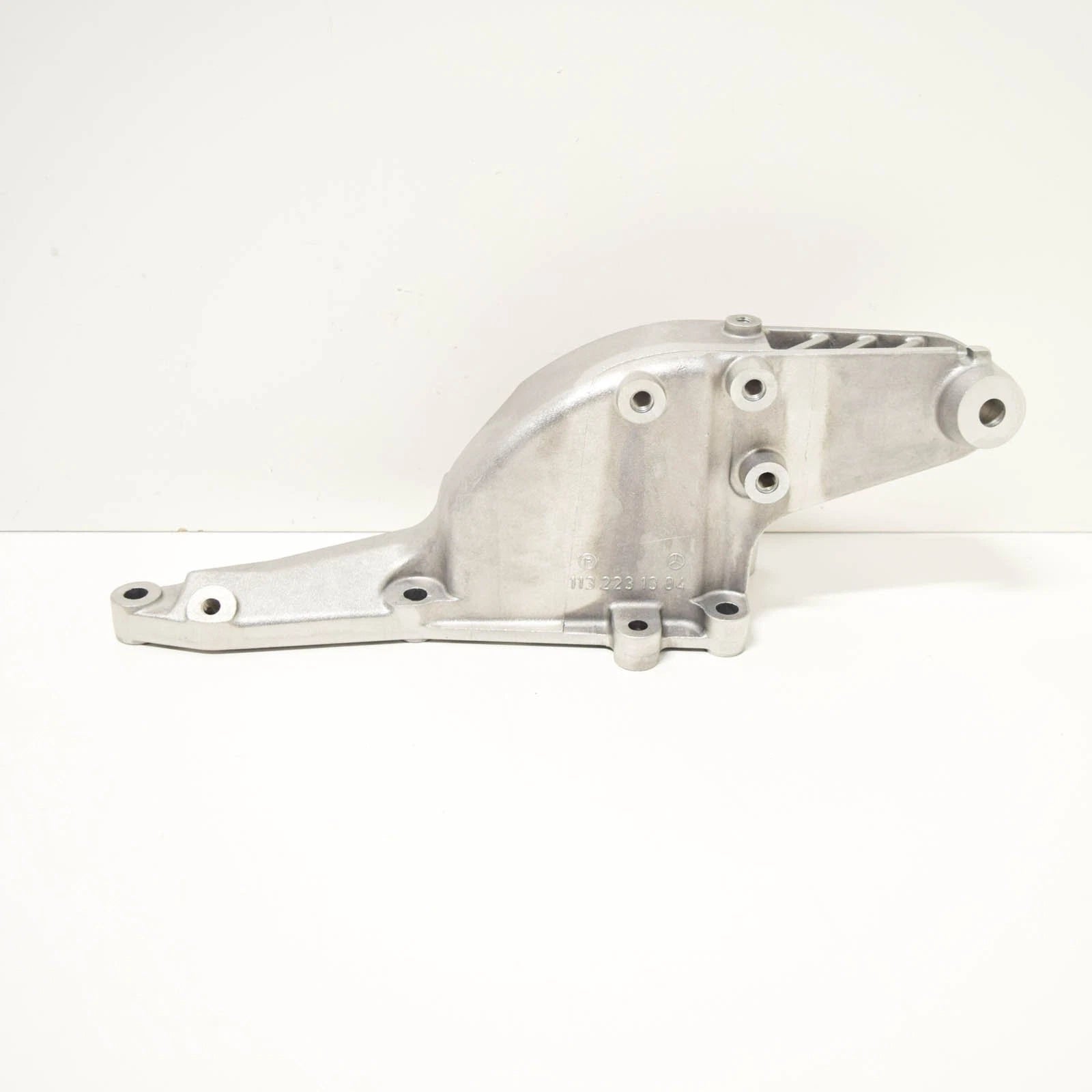 NEW MERCEDES BENZ E W210 ENGINE MOUNT BRACKET LEFT SIDE A1132231304 ORIGINAL