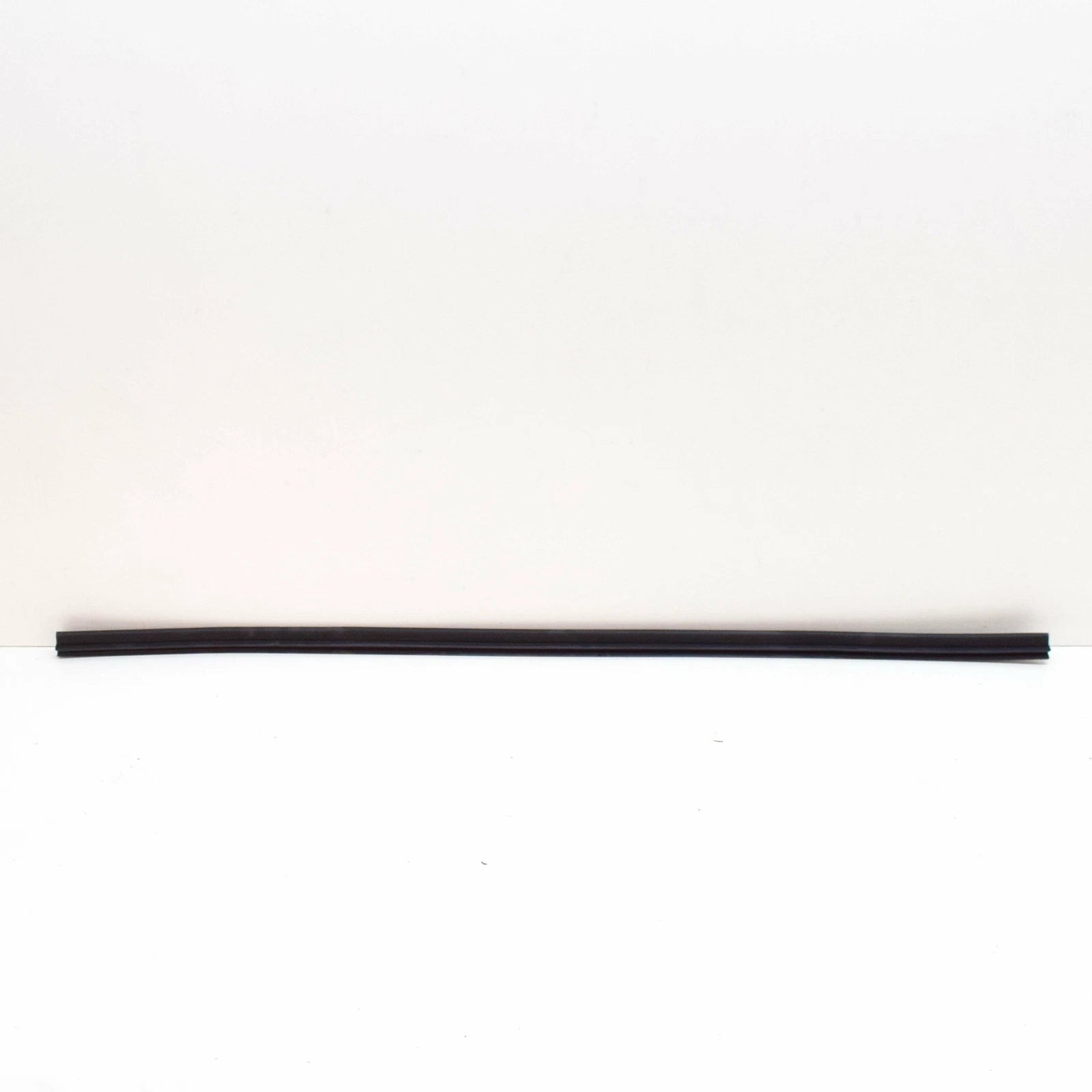 NEW MERCEDES-BENZ A W176 ENGINE HOOD SEAL A2468870098 ORIGINAL