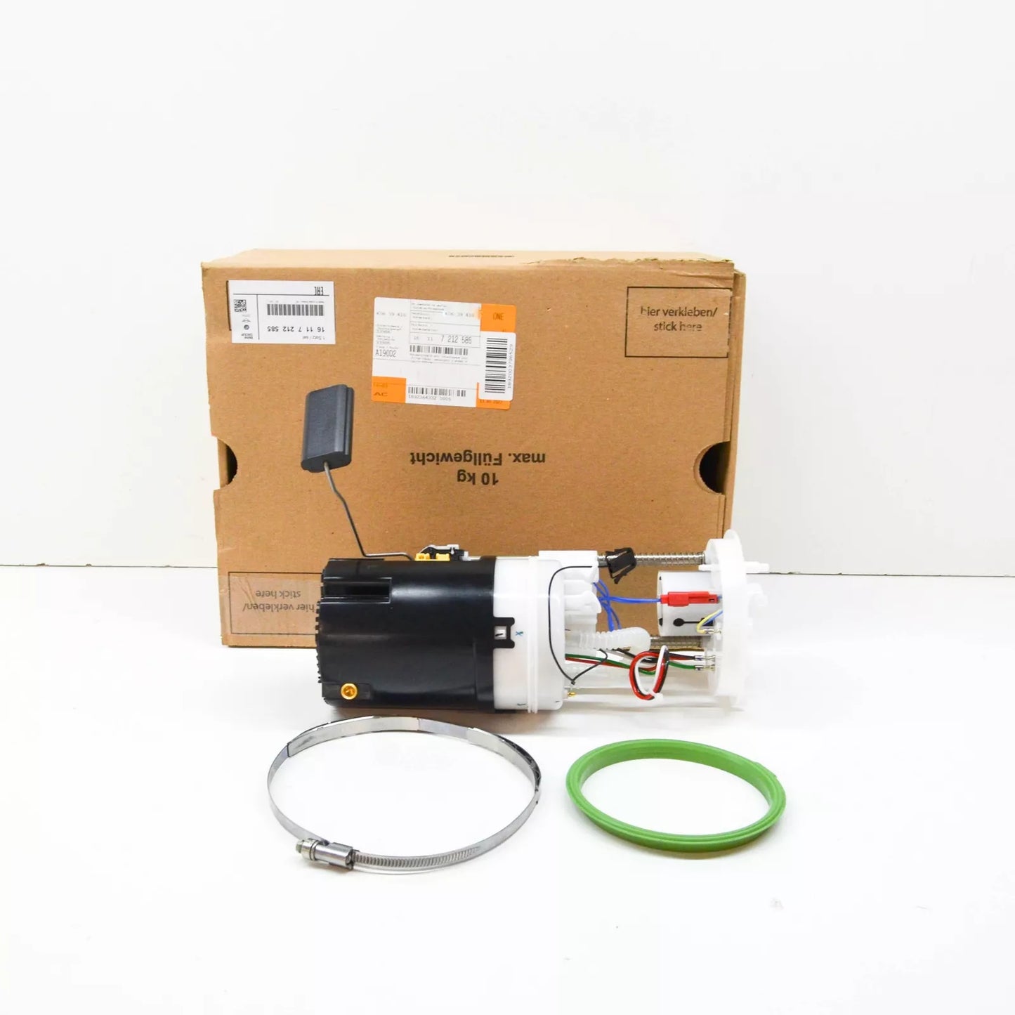 NEW BMW X5 F15 FUEL TANK PUMP 16117212585 7212585 ORIGINAL