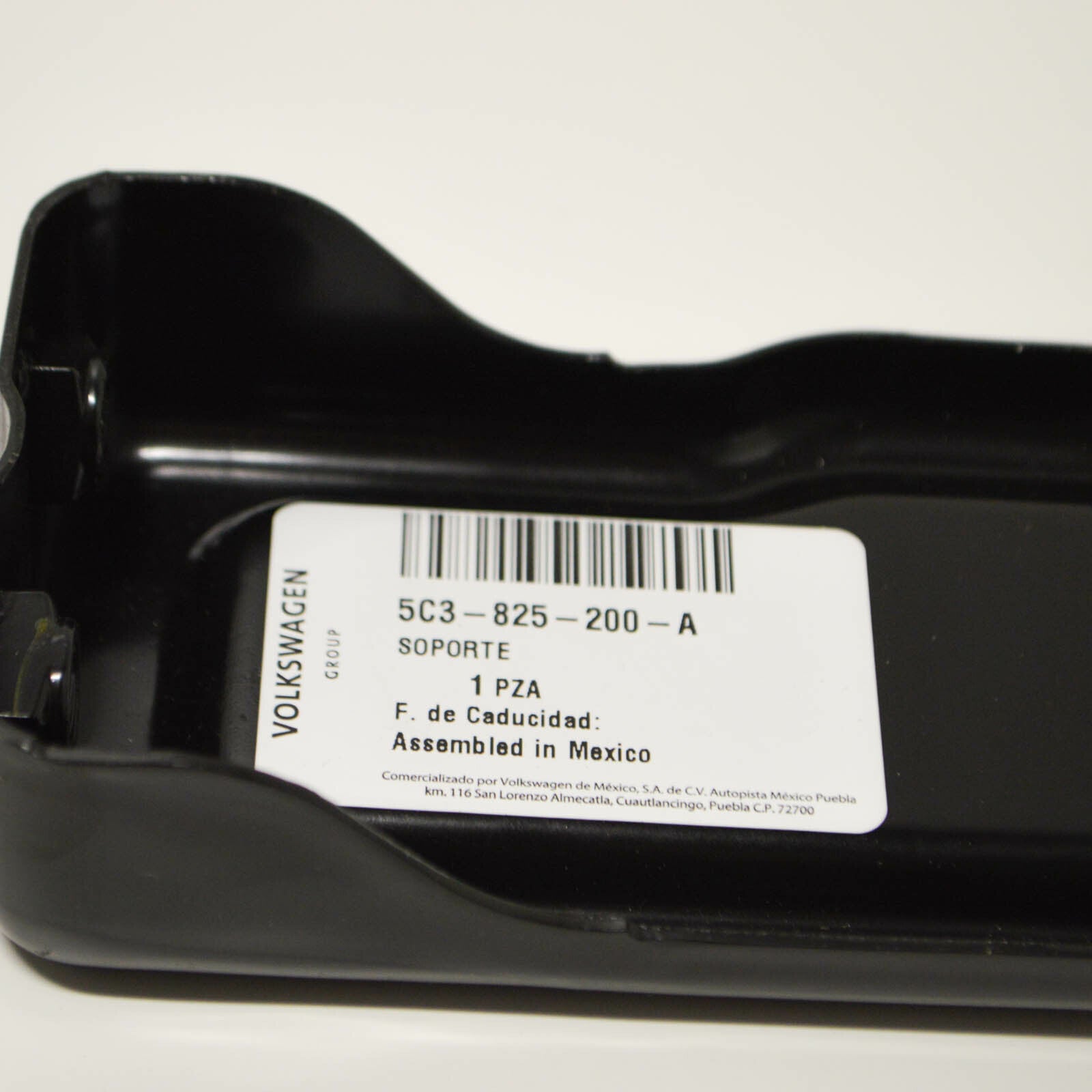 NEW VW BEETLE CONVERTIBLE A5 FRONT BUMPER RIGHT BRACKET 5C3825200A ORIGINAL