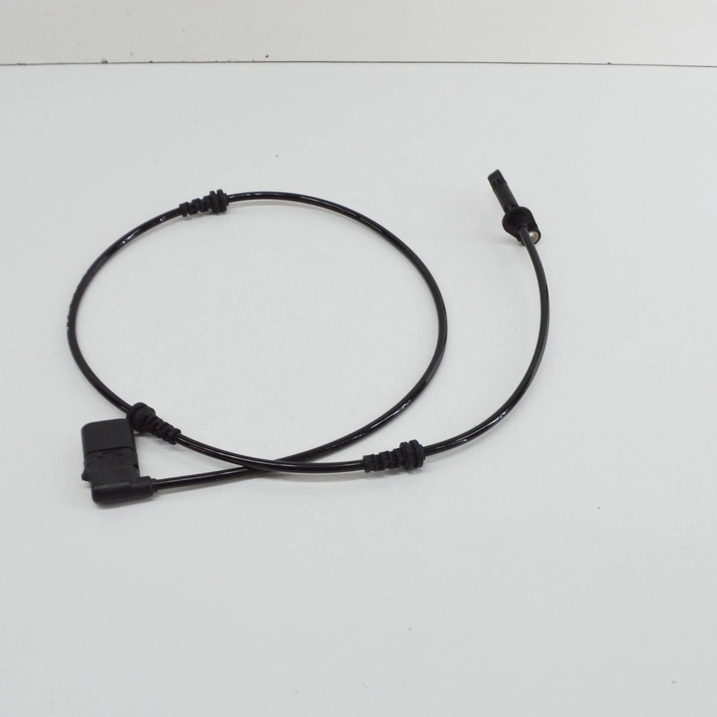 NEW MERCEDES-BENZ C-CLASS W205 FRONT RIGHT ABS SENSOR A2059058003 ORIGINAL