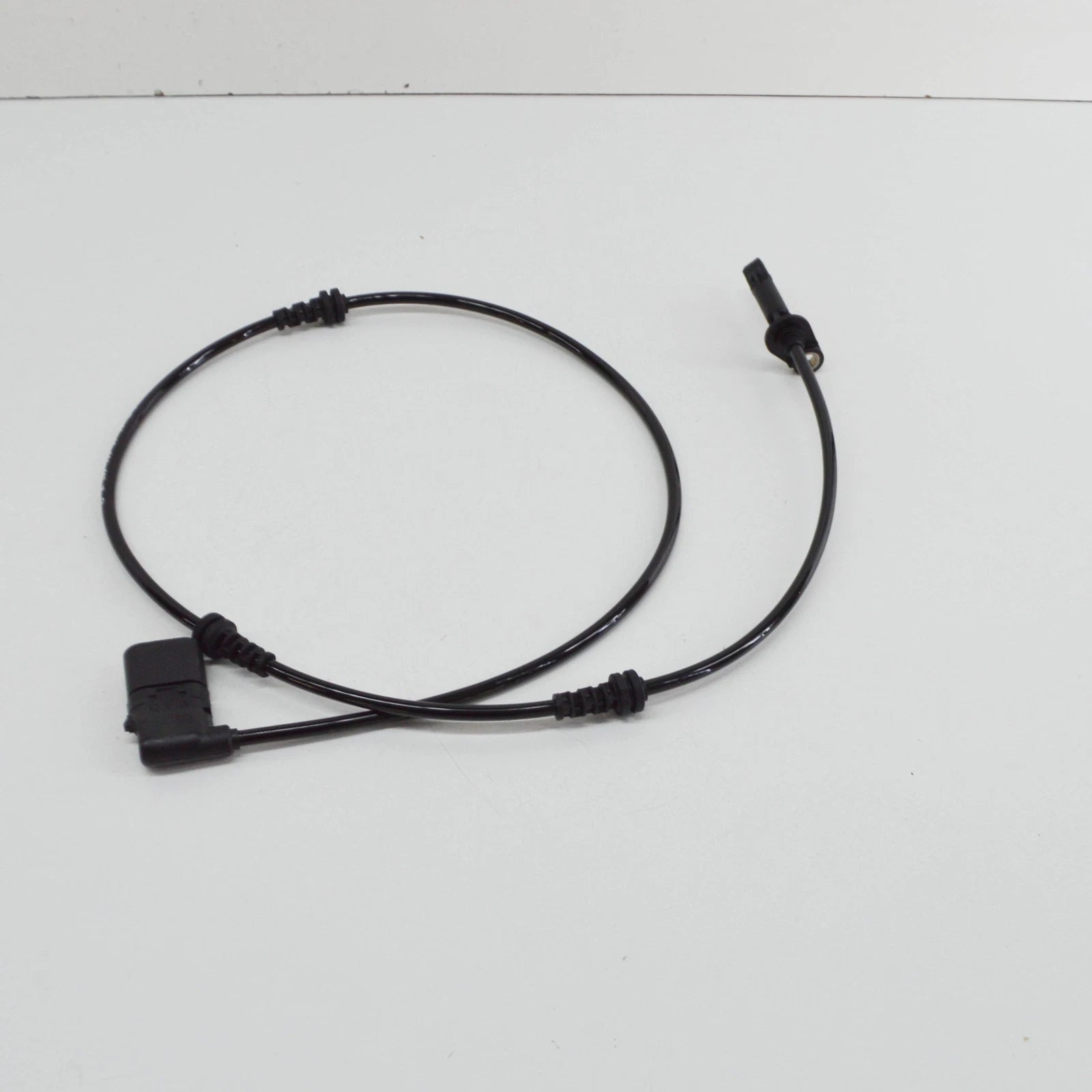 NEW MERCEDES-BENZ C-CLASS W205 FRONT RIGHT ABS SENSOR A2059058003 ORIGINAL