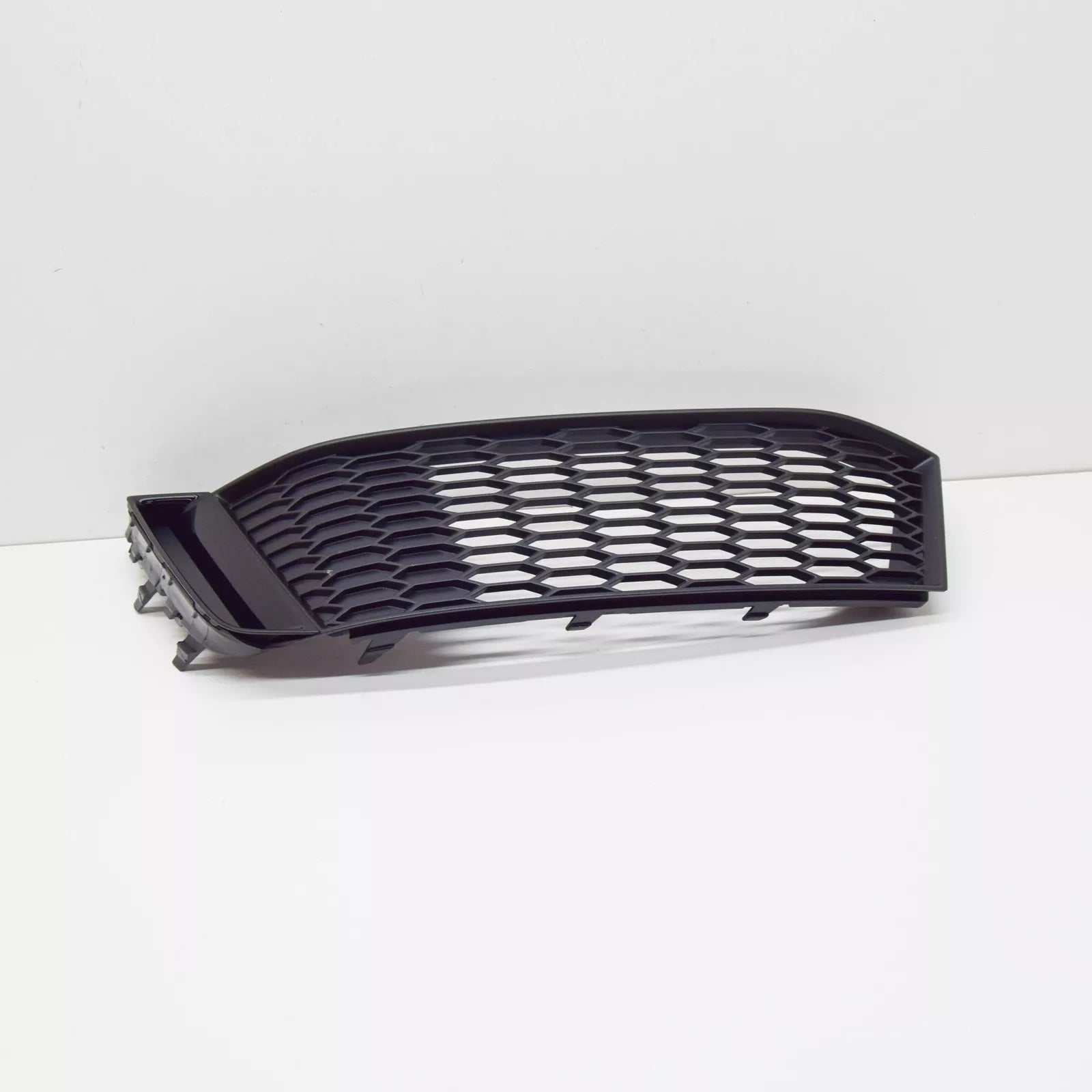 NEW AUDI A1 S1 8X FRONT BUMPER LEFT GRILLE 8XA807647Y9B 2016 ORIGINAL