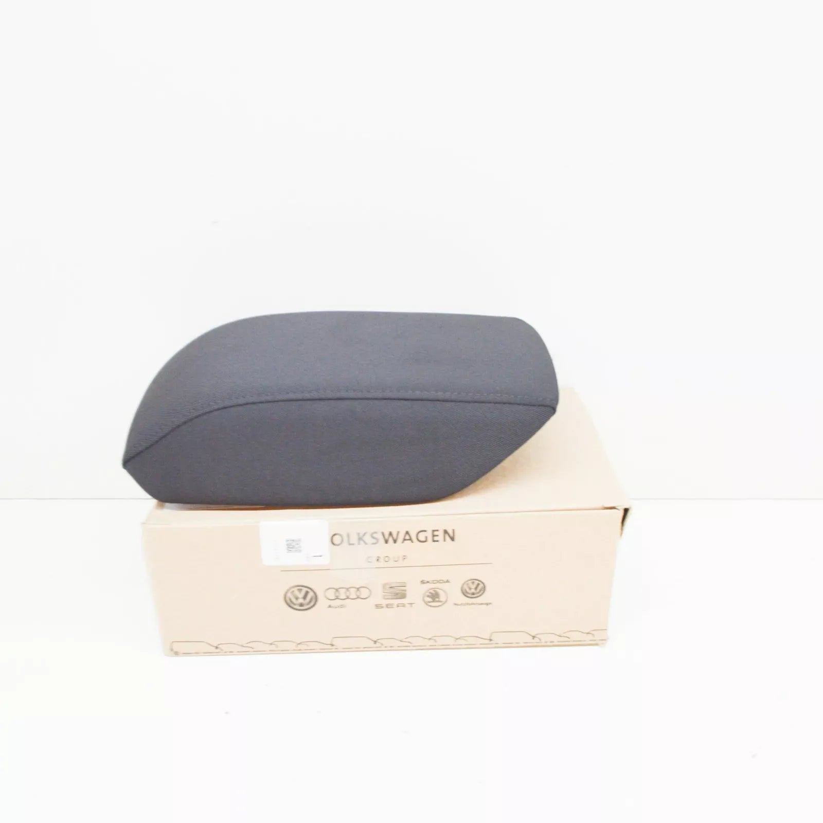 NEW AUDI Q3 8U FRONT CENTER CONSOLE ARM REST 8U0864207LFH4