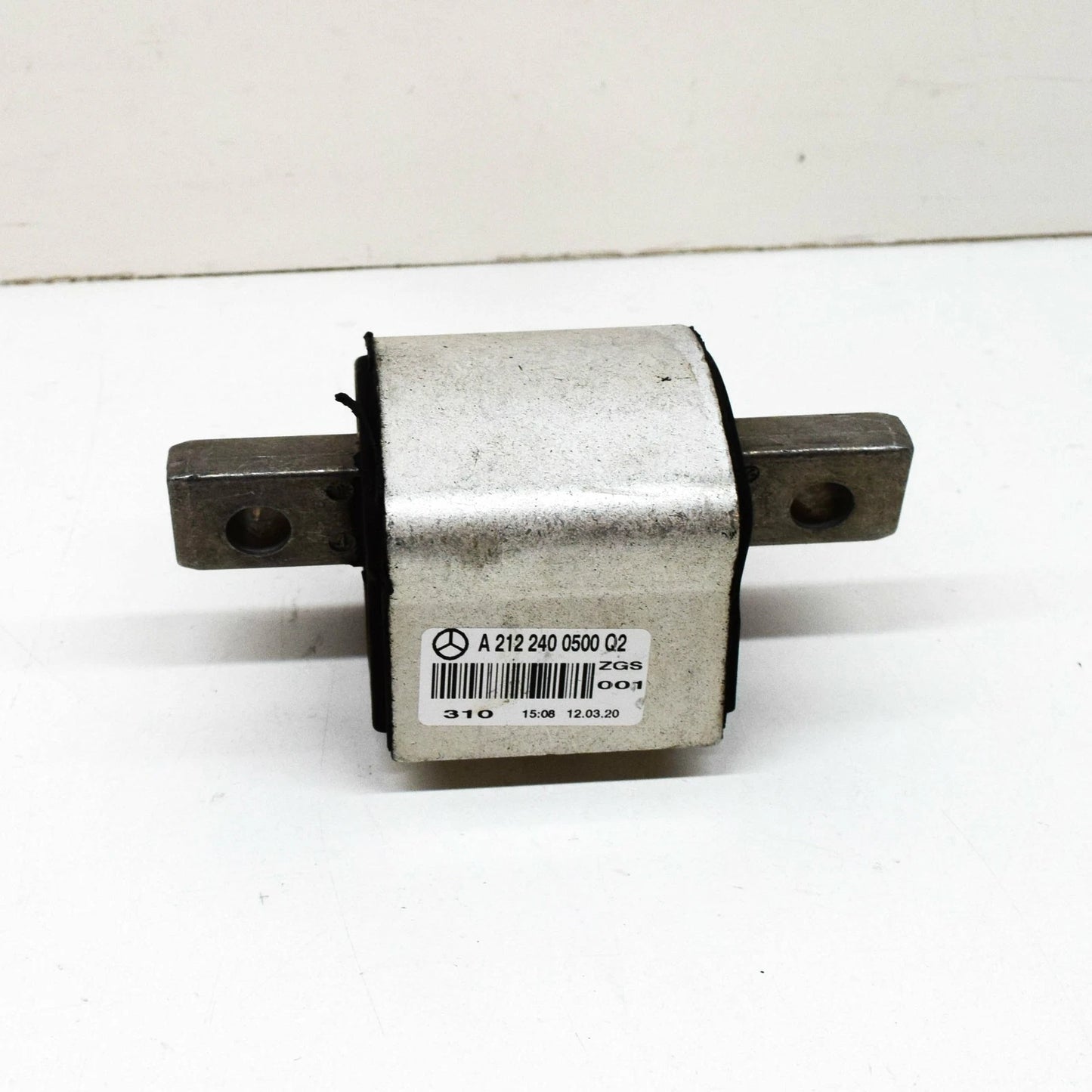 NEW MERCEDES-BENZ E W212 REAR GEARBOX TRANSMISSION MOUNT A2122400500 ORIGINAL