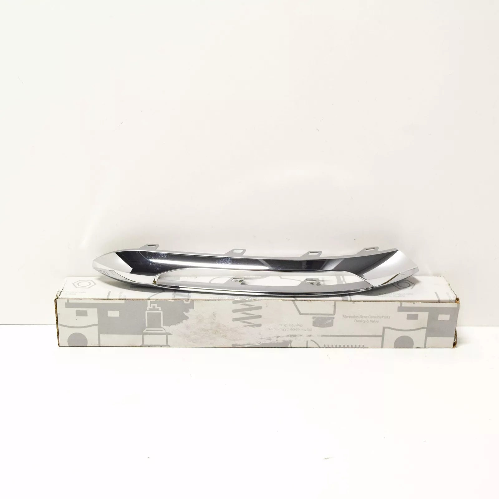 NEW MERCEDES-BENZ SLK R172 FRONT LEFT FOG LIGHT GRILLE TRIM A1728850074 ORIGINAL