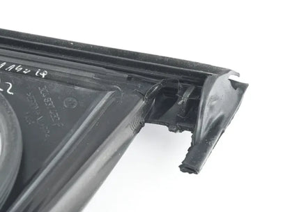 NEW VOLKSWAGEN PASSAT B7 FRONT RIGHT DOOR WINDOW GUIDE 3C4837432F5AP ORIGINAL